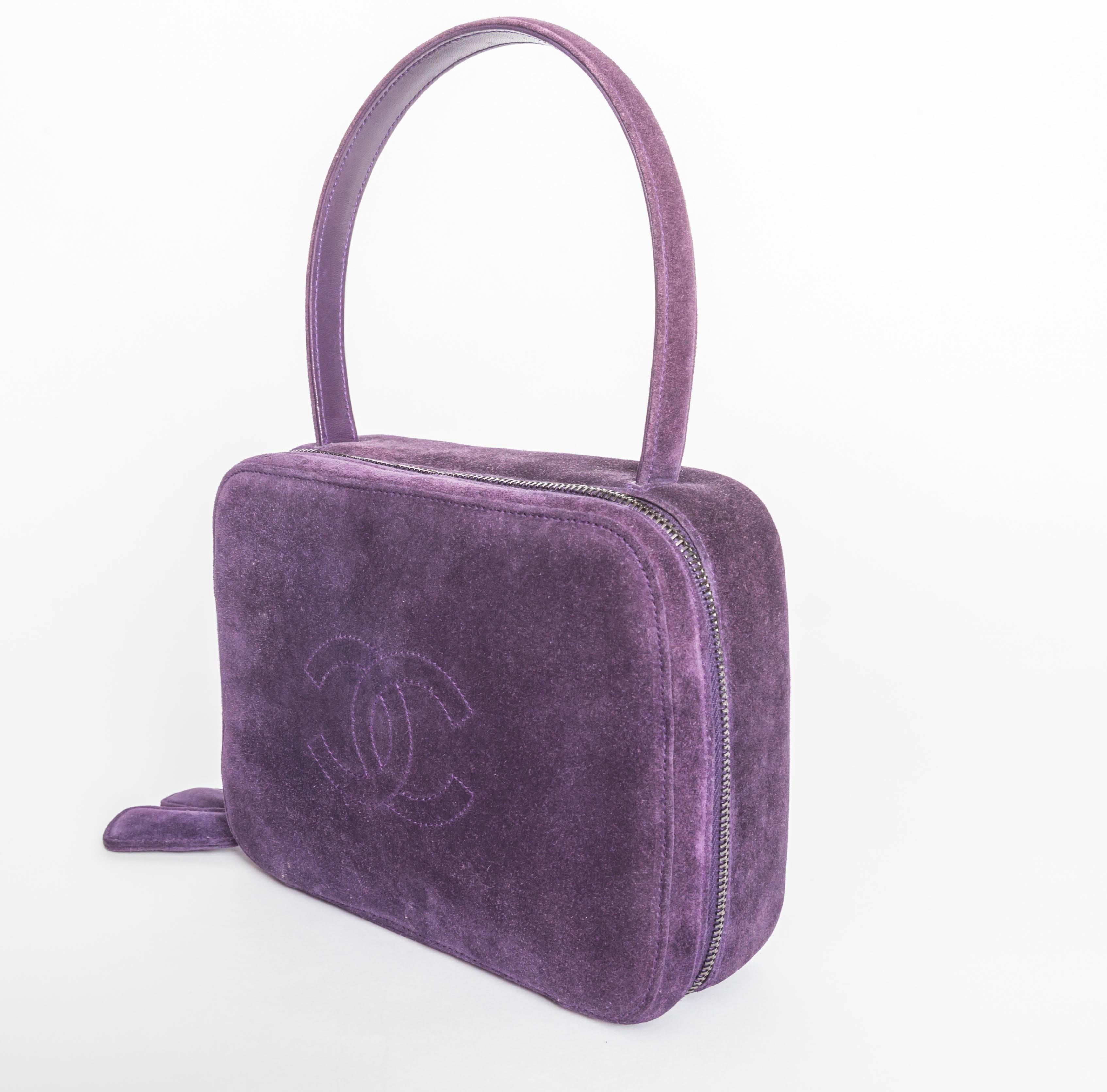 Women's or Men's Vintage Purple Suede Chanel Bag - 1997 - 1999
