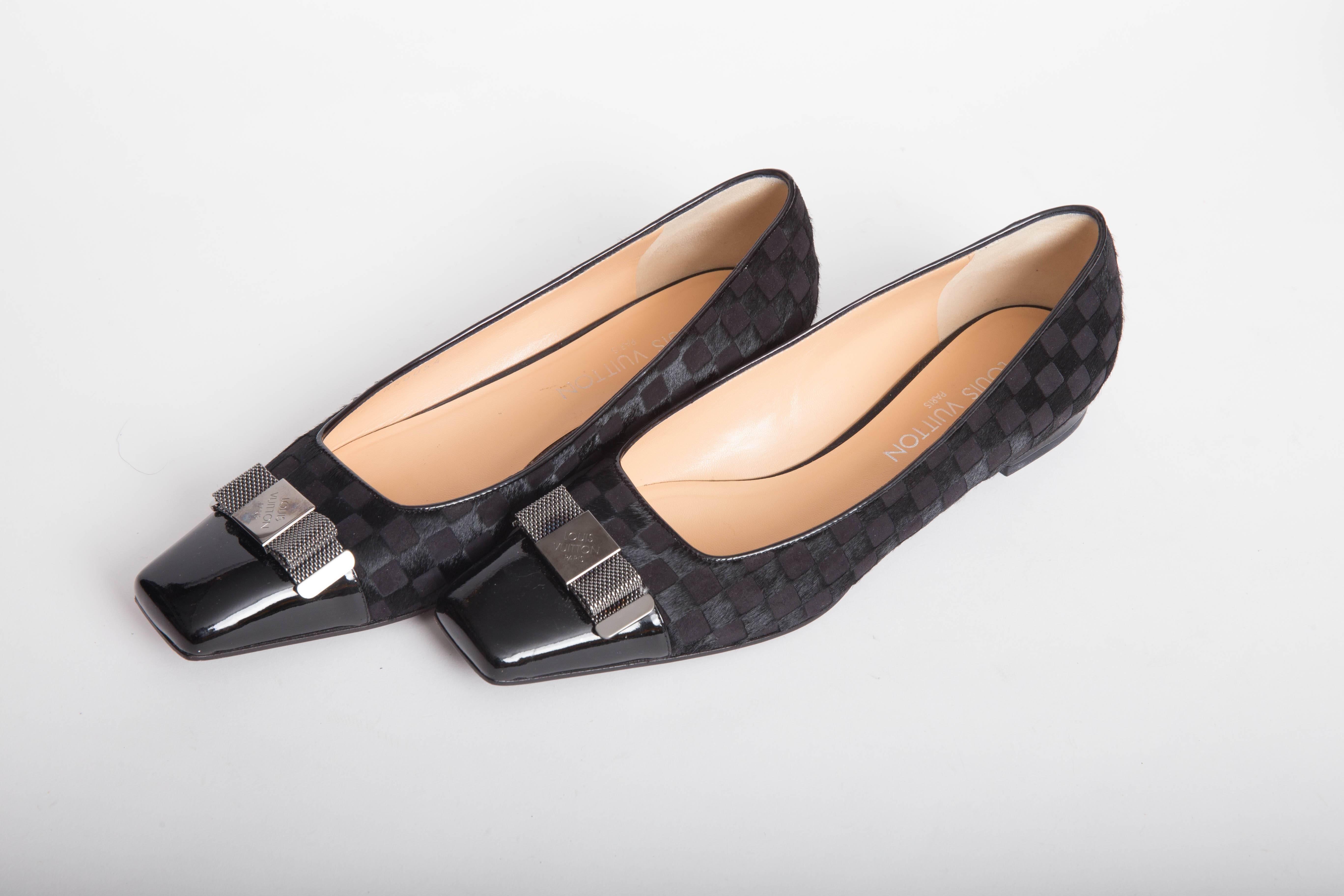 Vintage Louis Vuitton Damier Pony Skin Black Flats - 39 / 9 In Excellent Condition In Westhampton Beach, NY