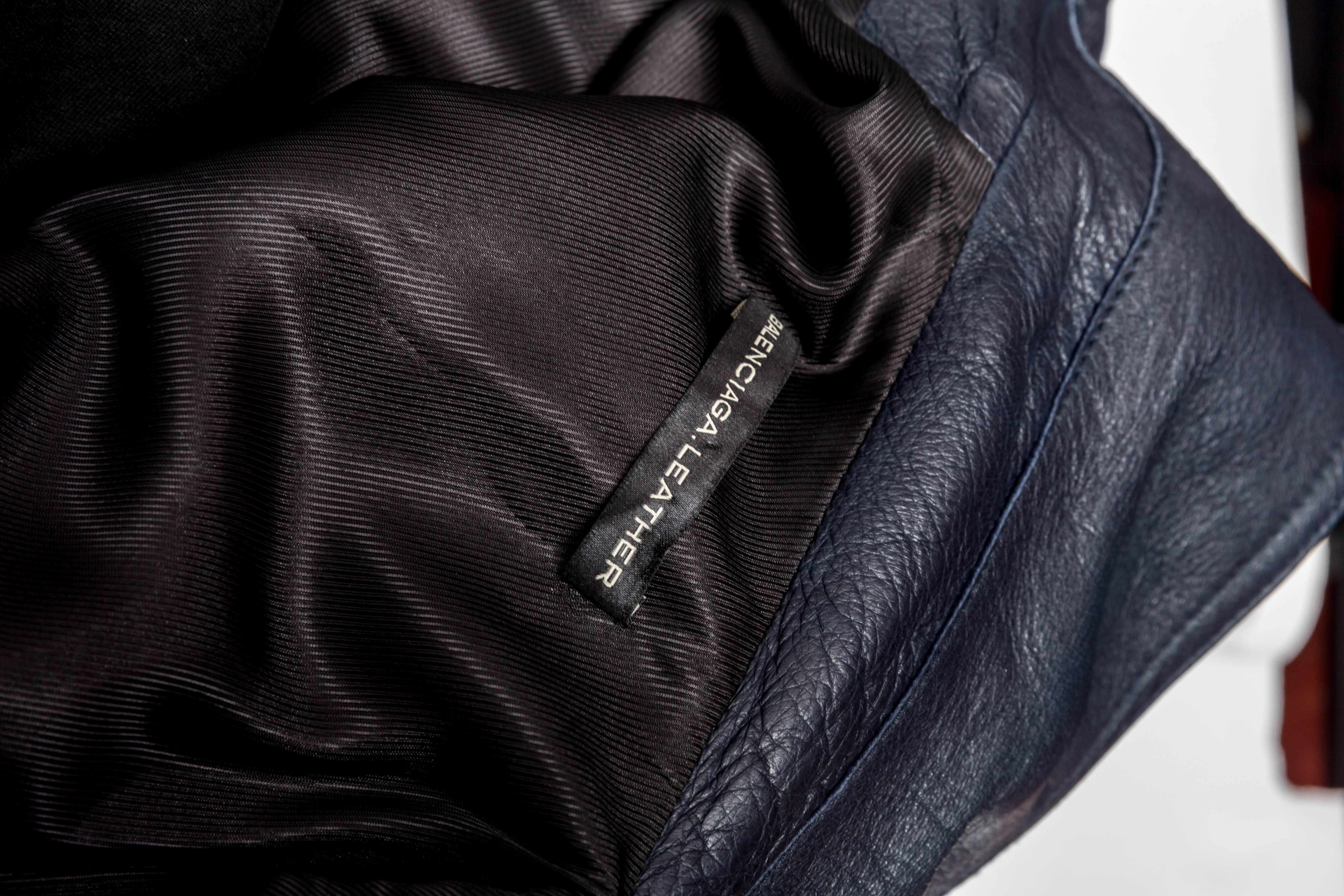 Women's or Men's Balenciaga Motorcycle Jacket in Navy Blue Leather - 42
