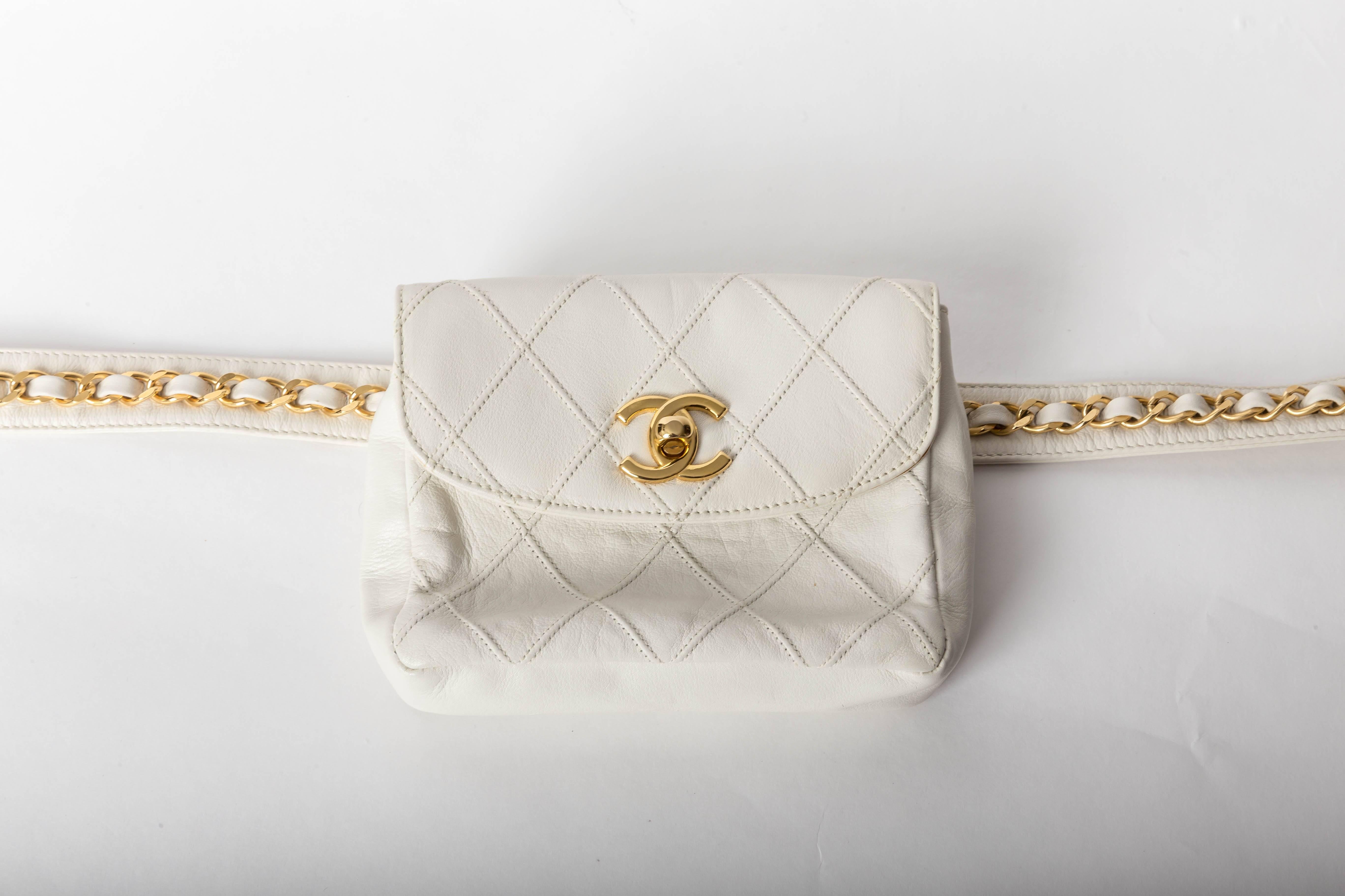 Chanel Vintage White Lambskin Fanny Pack  3