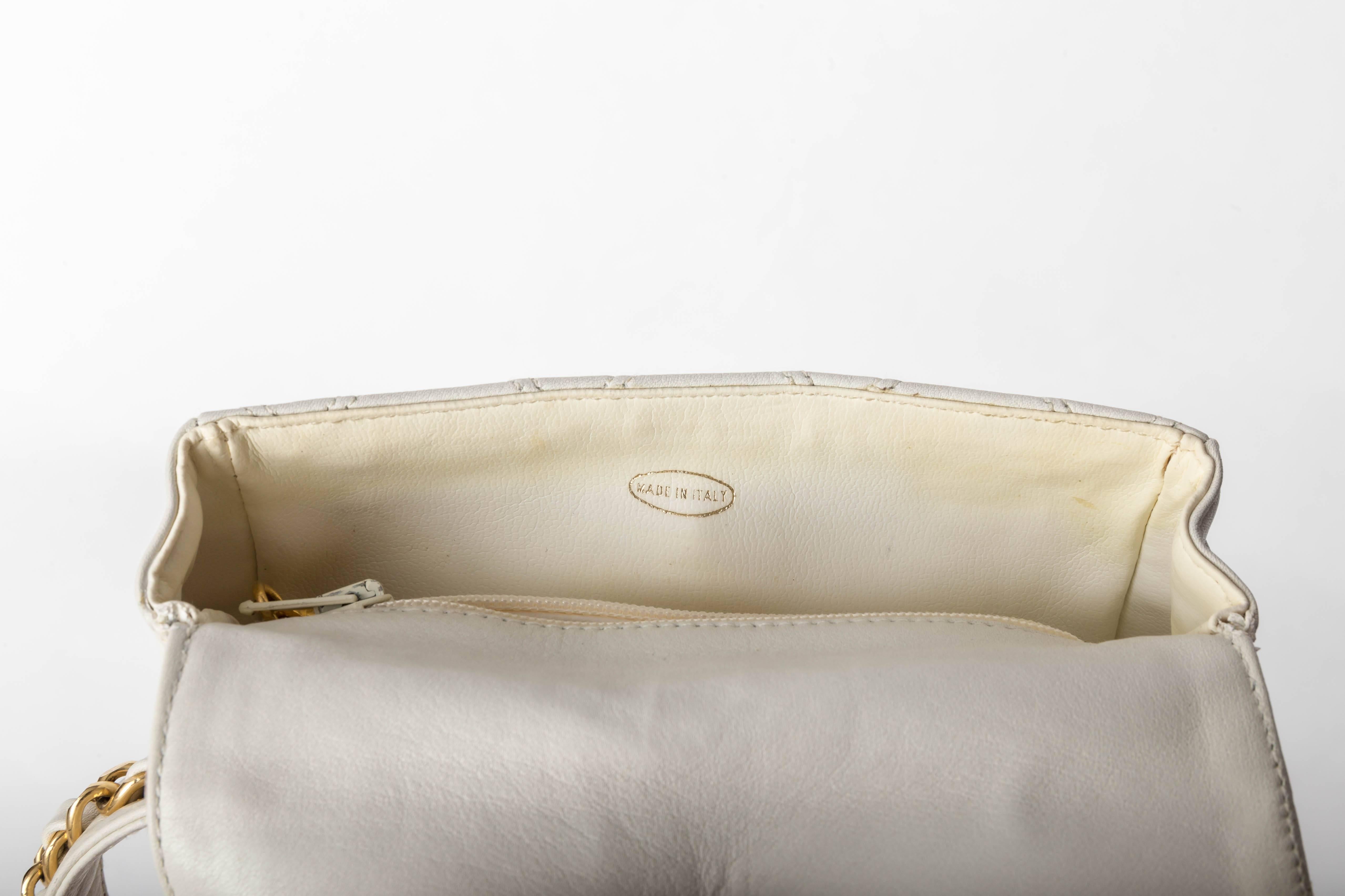 Chanel Vintage White Lambskin Fanny Pack  5