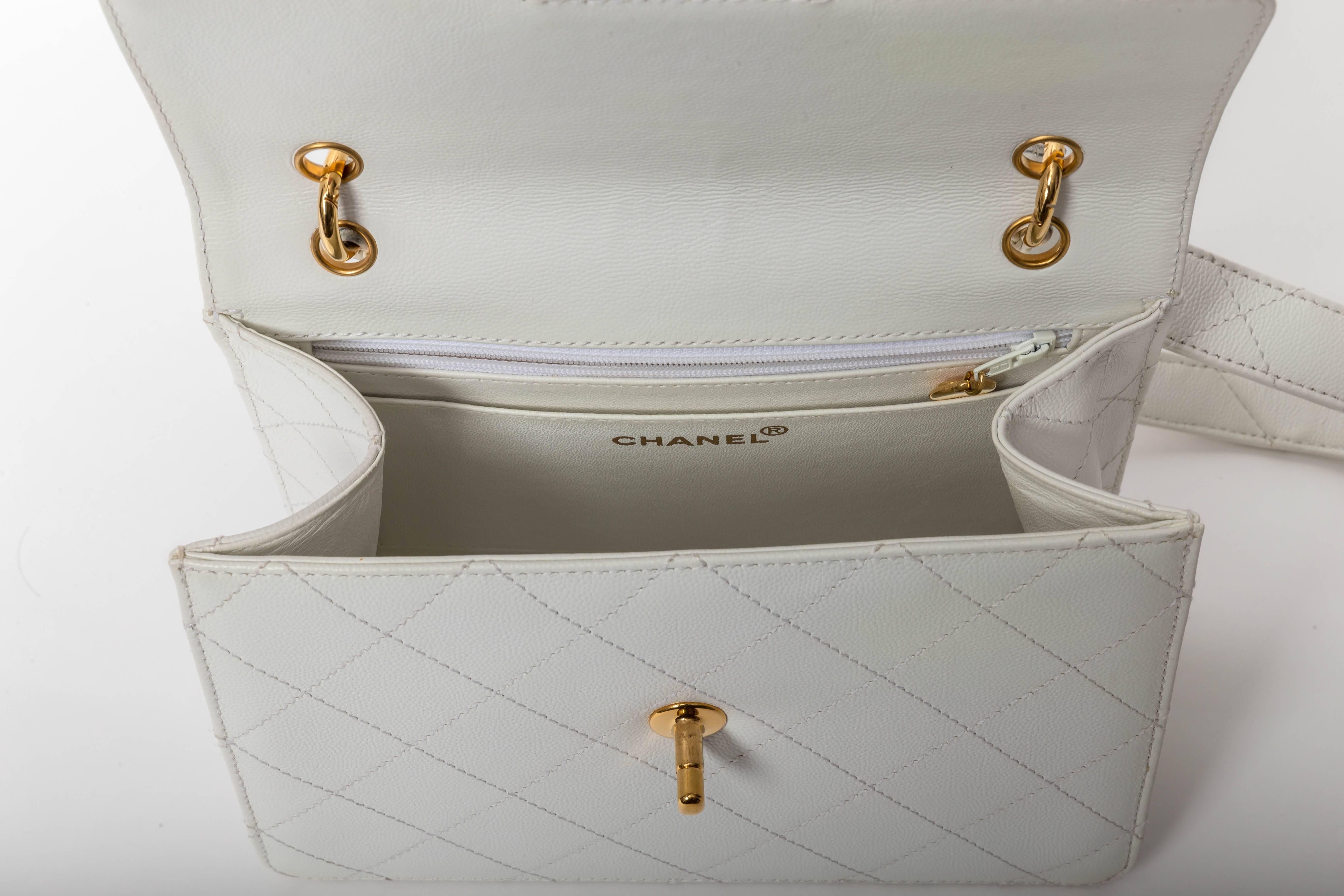 Chanel Shoulder Bag in White Caviar with Gold Hardware 4