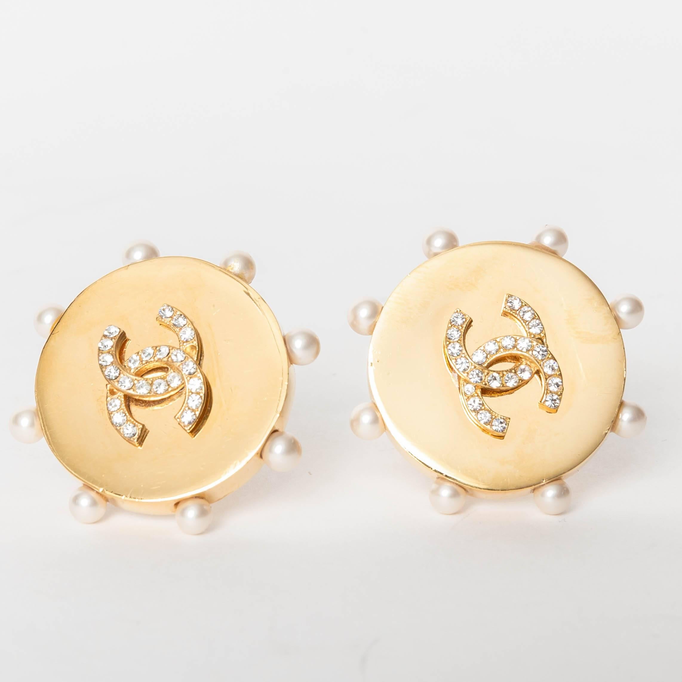 Chanel Vintage Gold Earrings with Pearl Surround 3