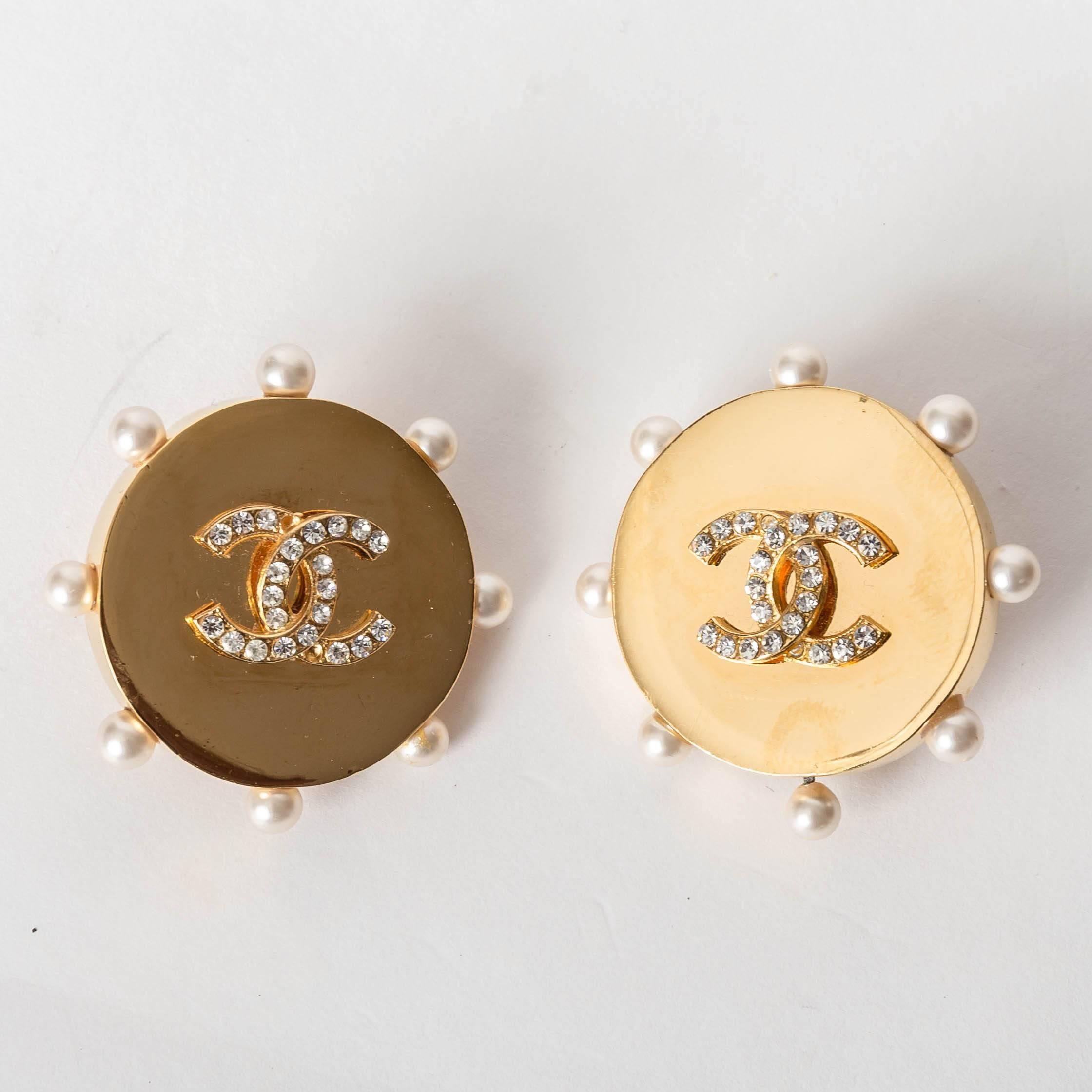 Chanel Vintage Gold Earrings with Pearl Surround 6