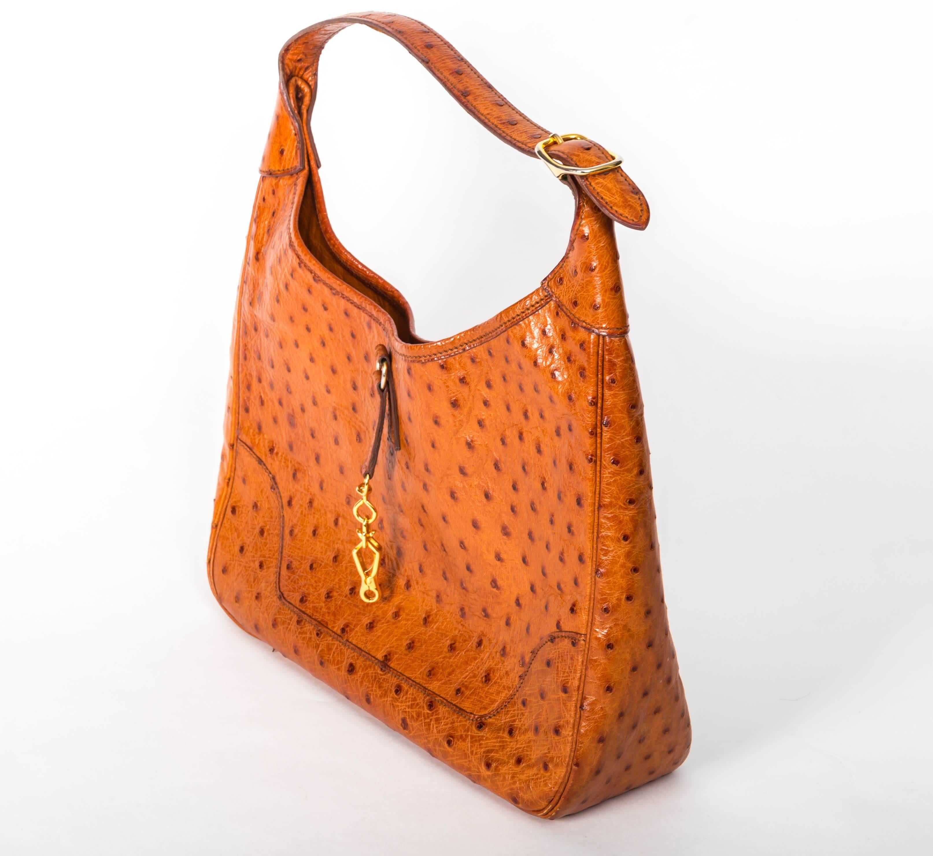Vintage Hermes Trim Bag in Tan Ostrich Skin with Gold Hardware
Condition is Excellent
This Bag is stamped N in a Circle denoting the year 1984
We do not have the CITES certificate for this bag and are therefore unable to export outside the