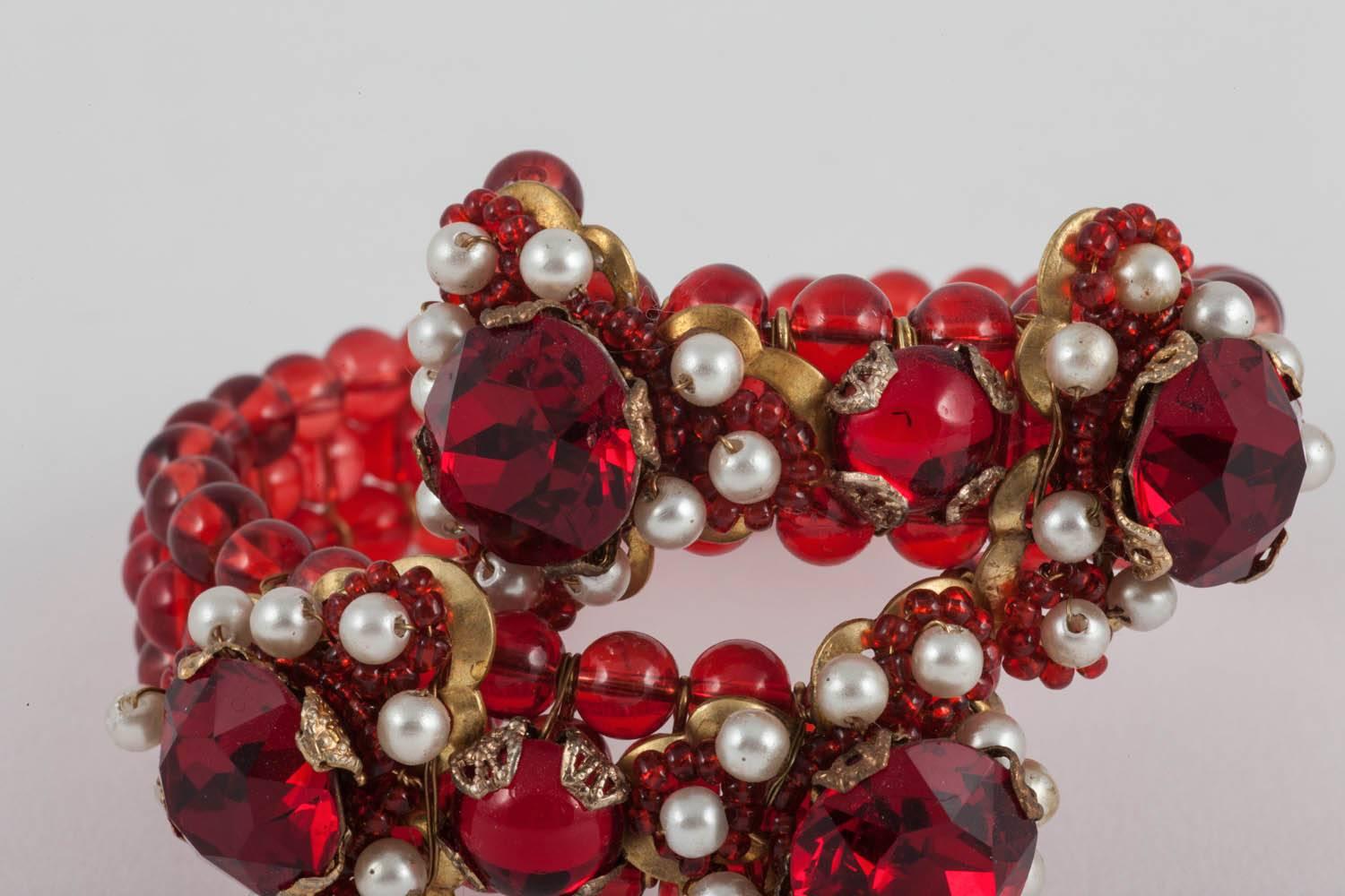 Ruby red glass bead and pearl bracelet in the style of Miriam Haskell In Excellent Condition In Greyabbey, County Down