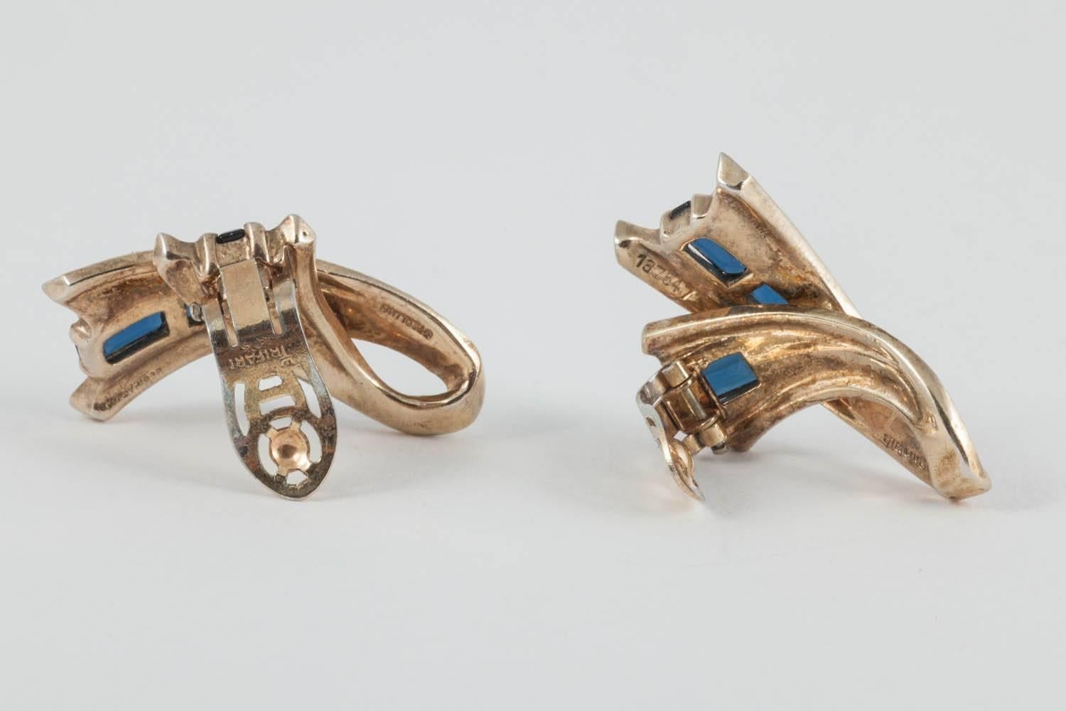A silver gilt and paste 'cocktail' brooch and earrings set, Trifari, 1940s 5