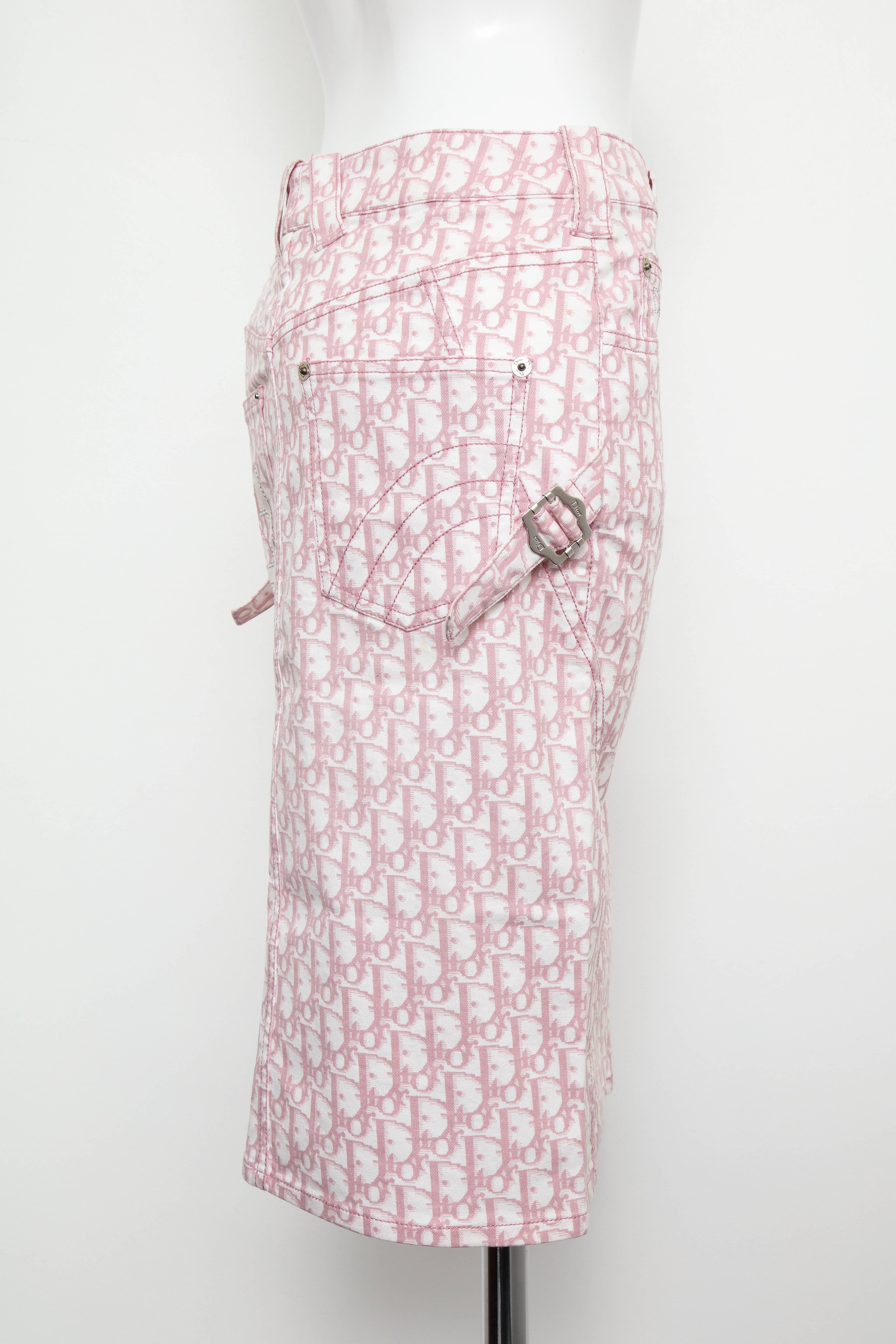 John Galliano for Christian Dior Pink Trotter Logo Pencil Skirt im Angebot 1