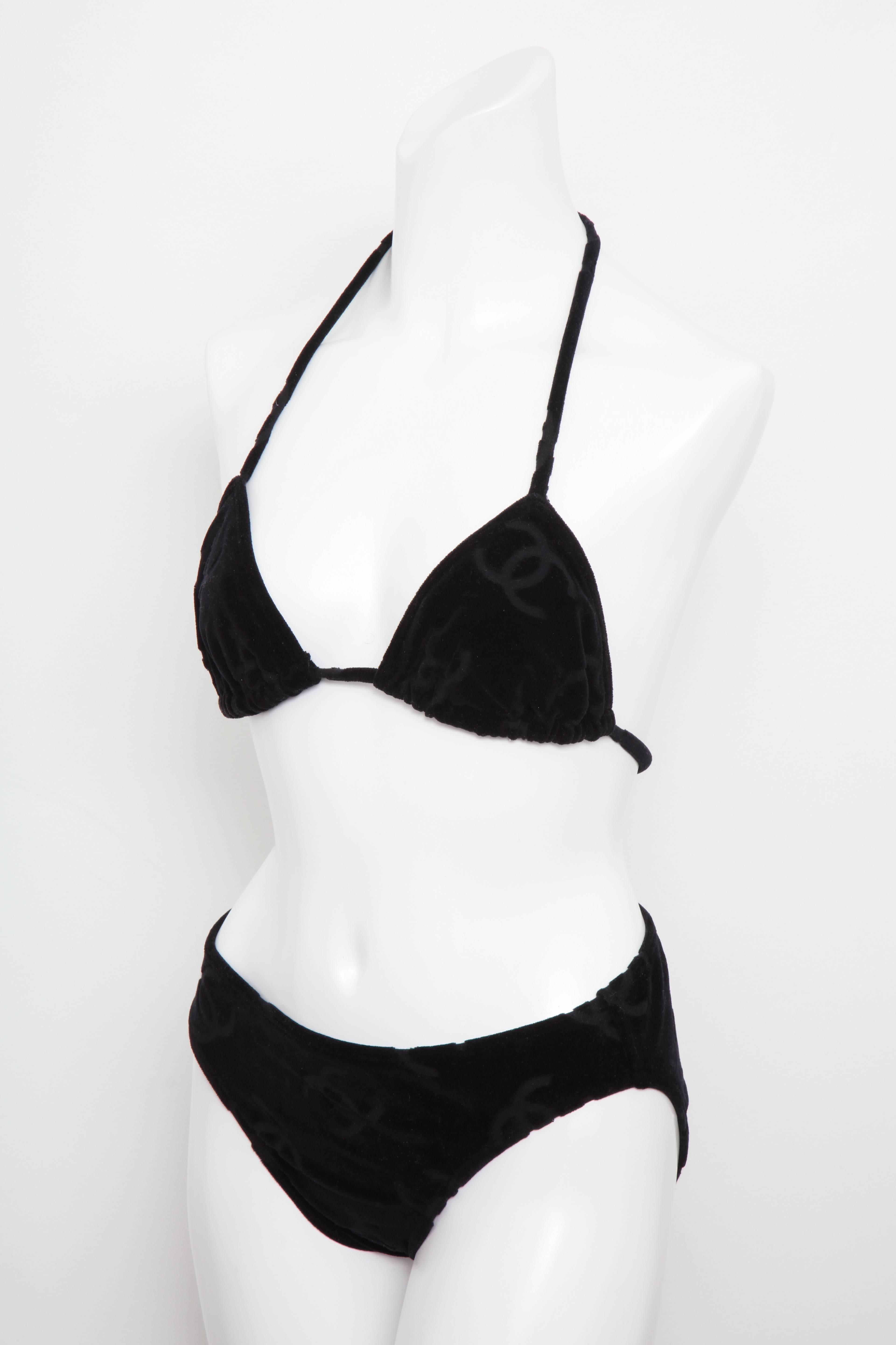 Vintage Chanel black swimsuit bikini with CC logos. Beautiful Velour fabric. 
FR Size 40