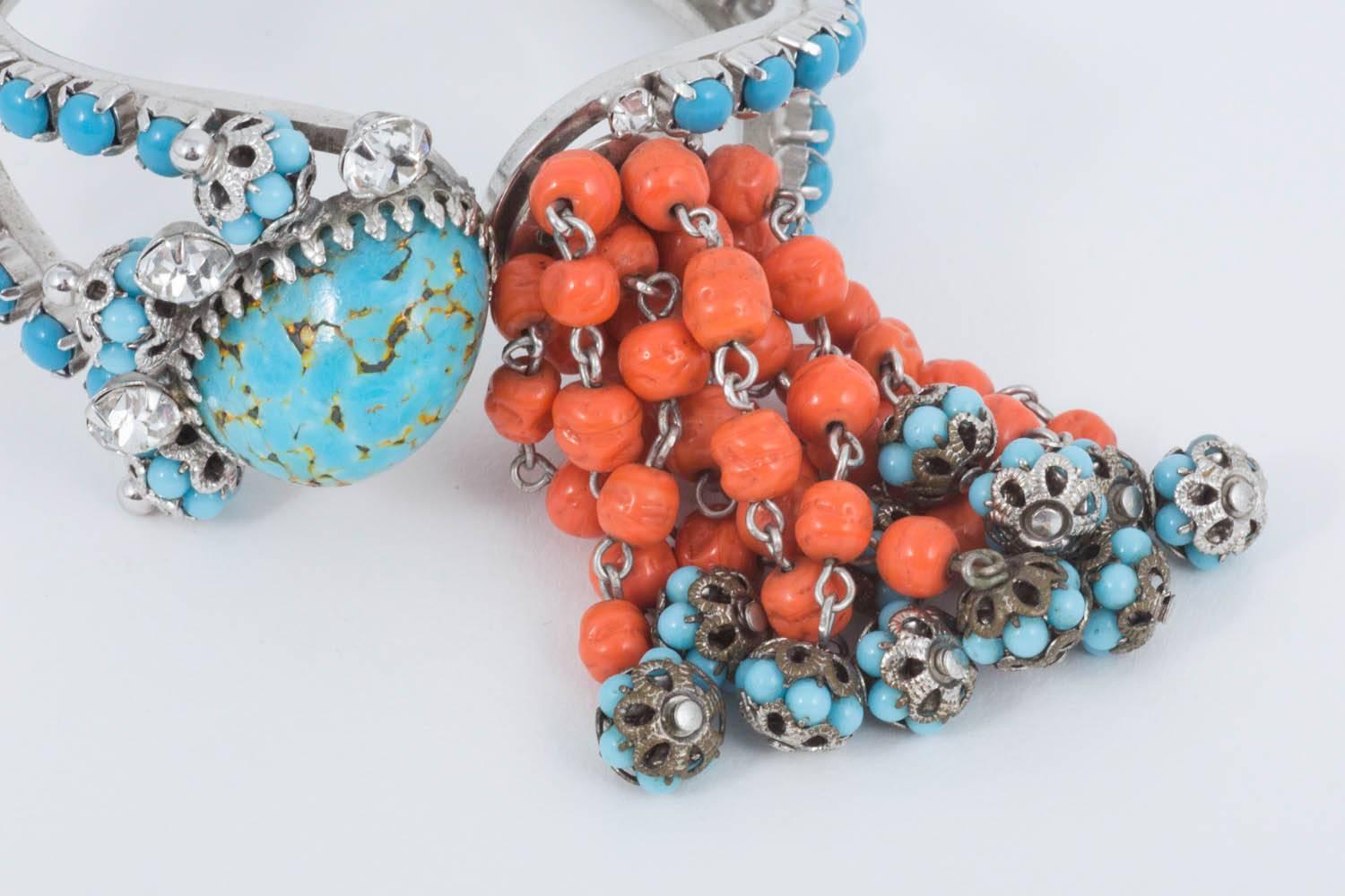  Prong set silvertone, turquoise and coral glass clamper 'cha cha' bracelet 1950s In Excellent Condition In Greyabbey, County Down