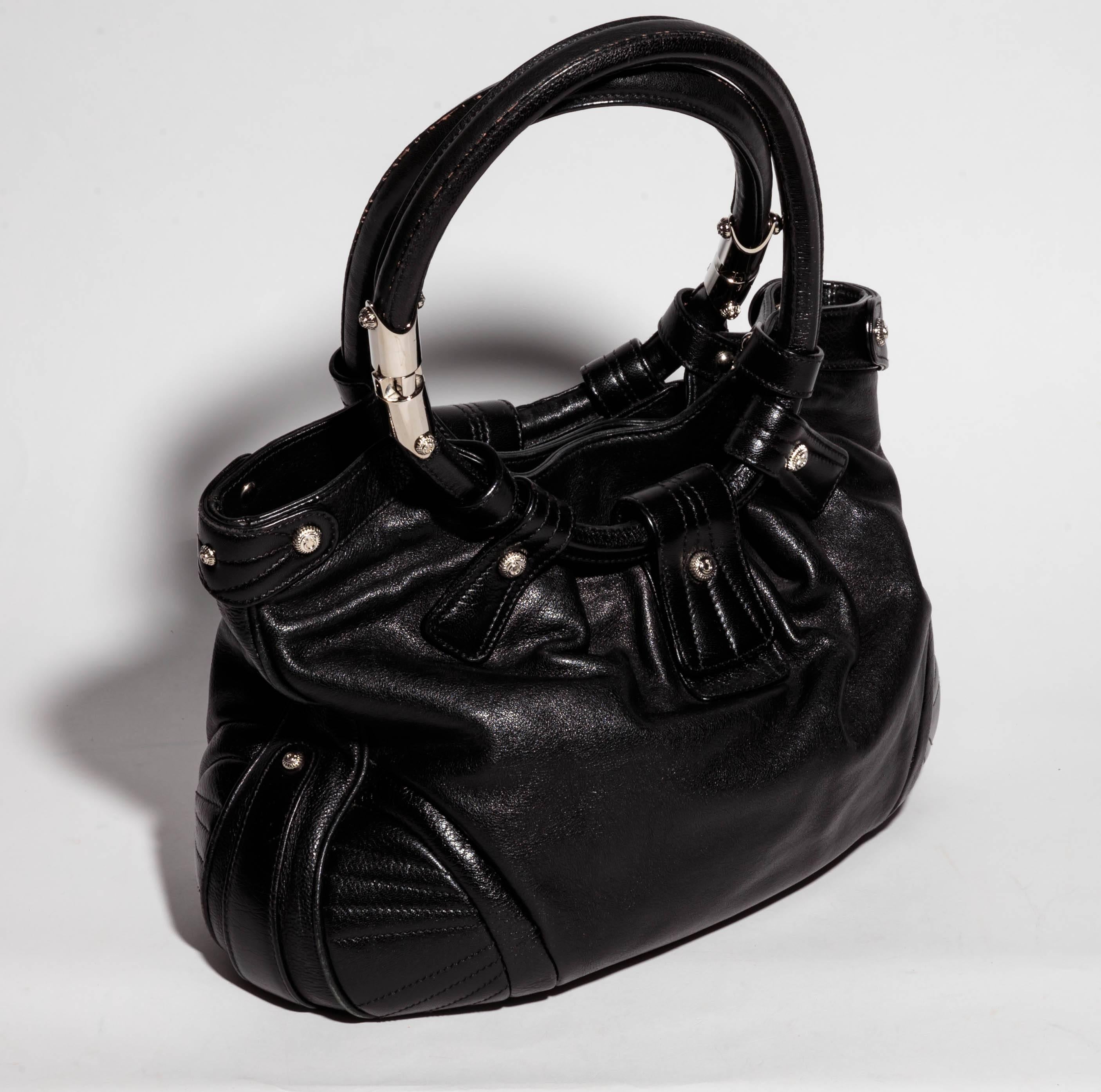 Women's Ferragamo Black Leather Shoulder Bag For Sale
