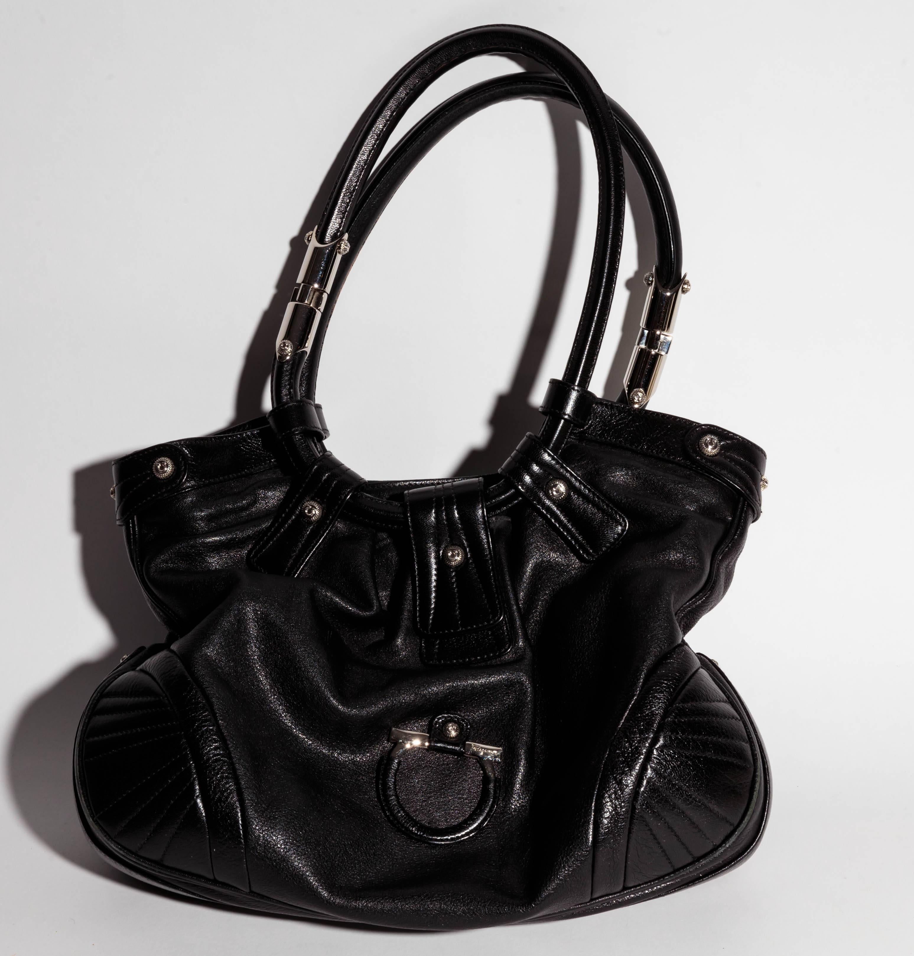 Ferragamo Black Leather Shoulder Bag For Sale 4