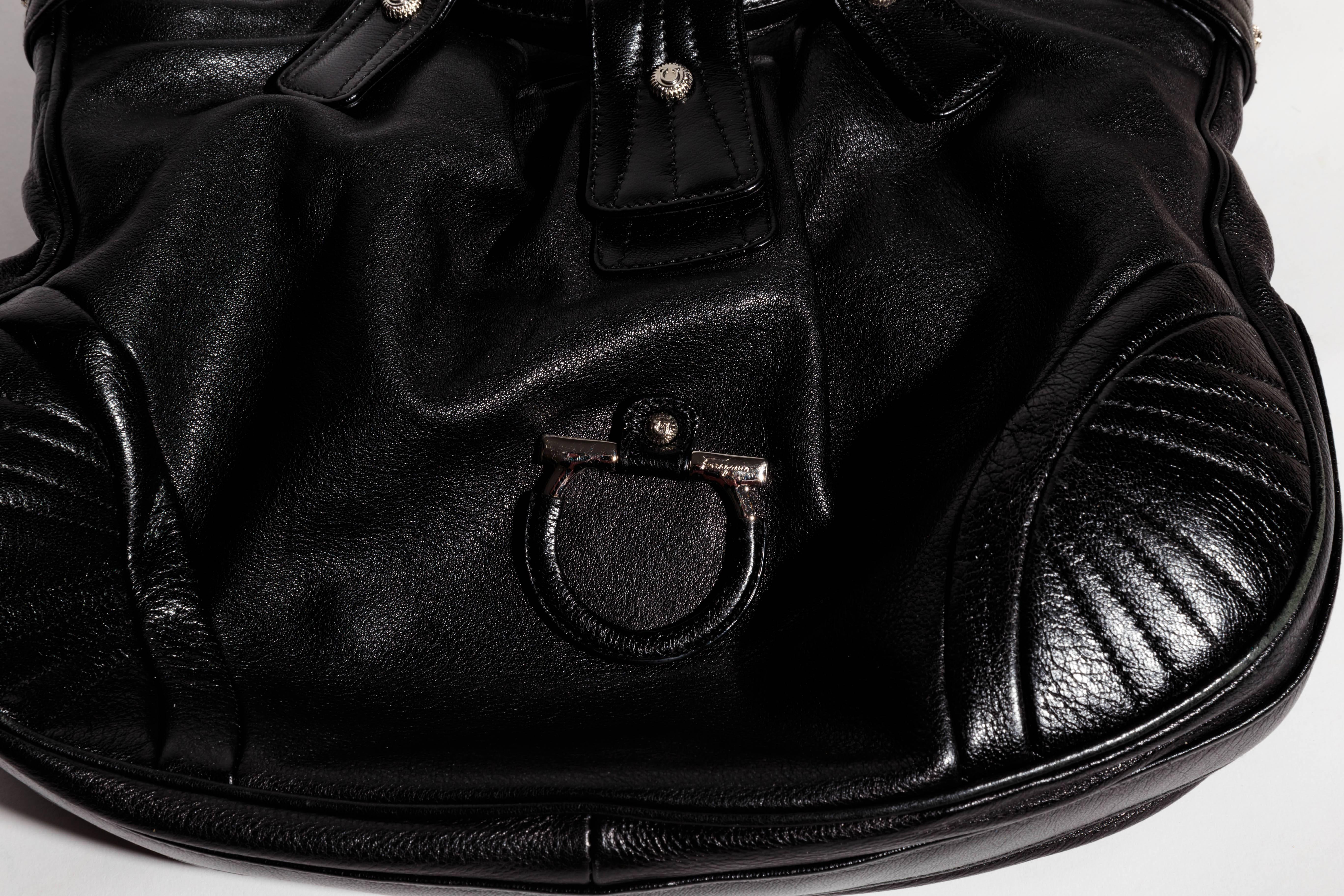 Ferragamo Black Leather Shoulder Bag For Sale 5