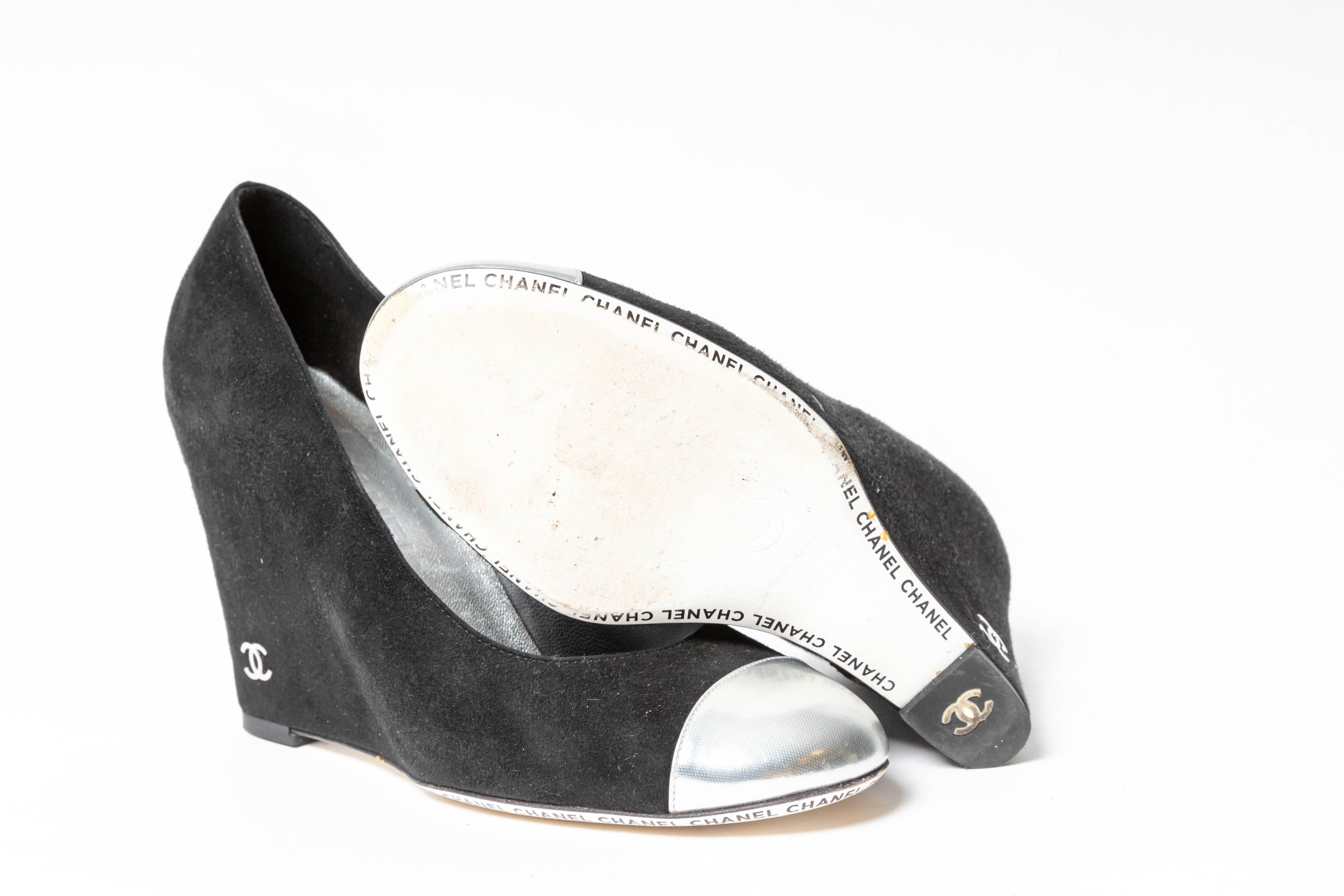 Chanel Silver and Black Suede Wedges - Size 37.5 / 7.5 4