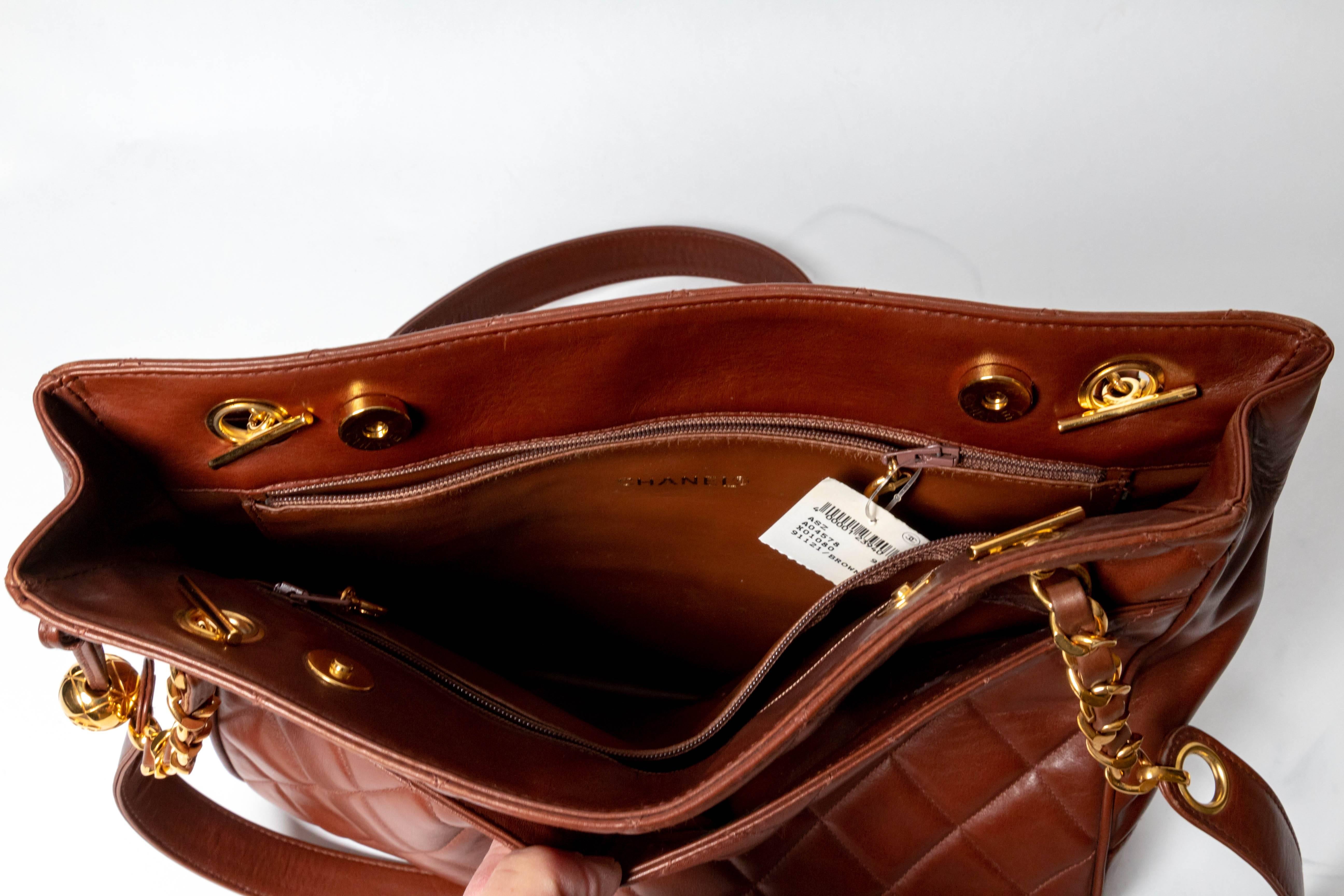 Chanel Brown Lambskin Shoulder Bag, circa 1995 For Sale 3