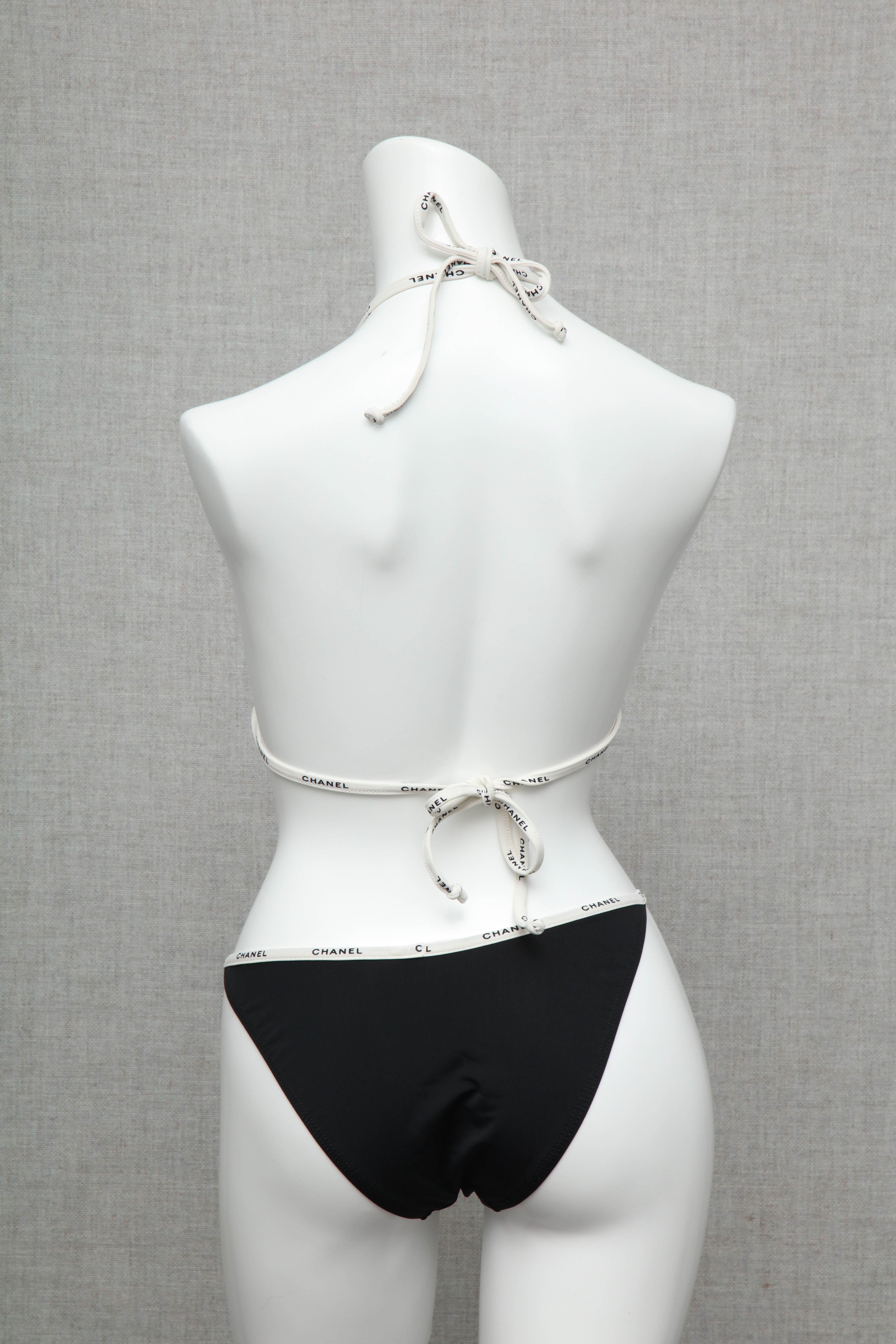 Vintage Chanel Black and White Logo Bikini Damen