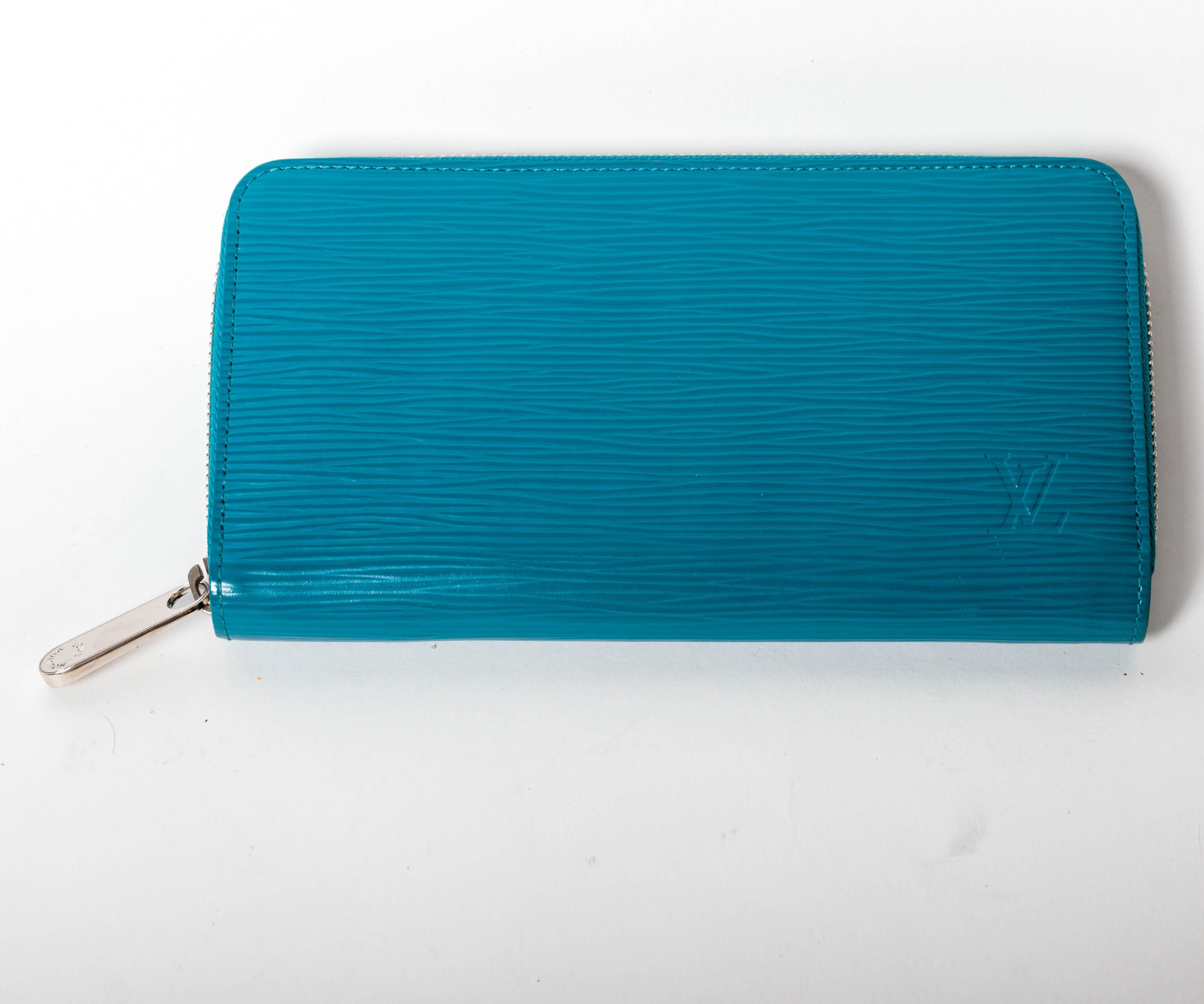 Blue Louis Vuitton Cyan Leather Epi  Zippy Organizer Wallet  For Sale
