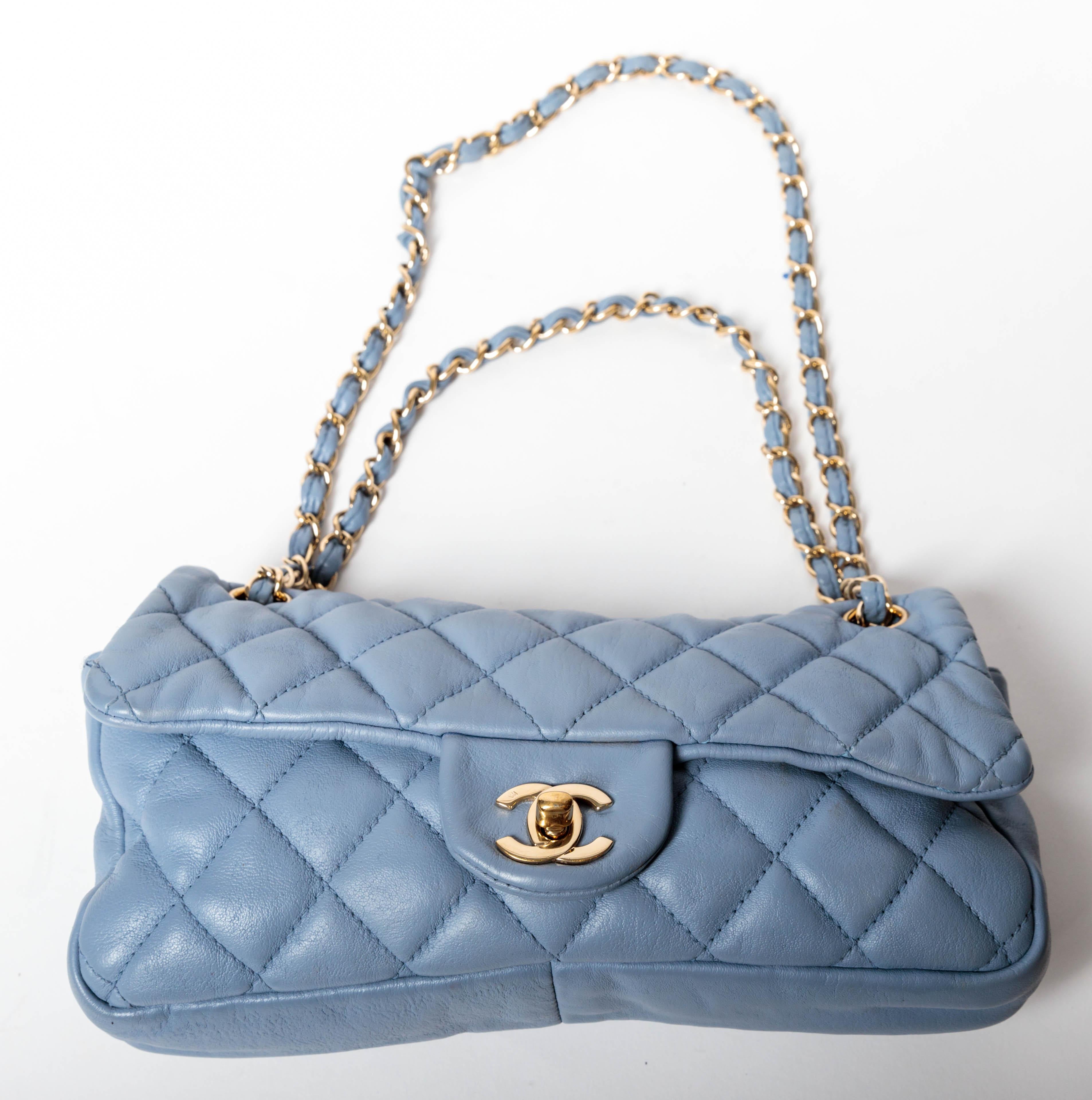 Chanel Powder Blue Single Flap with Gold Hardware - 2005 - 2006 Collection For Sale 3