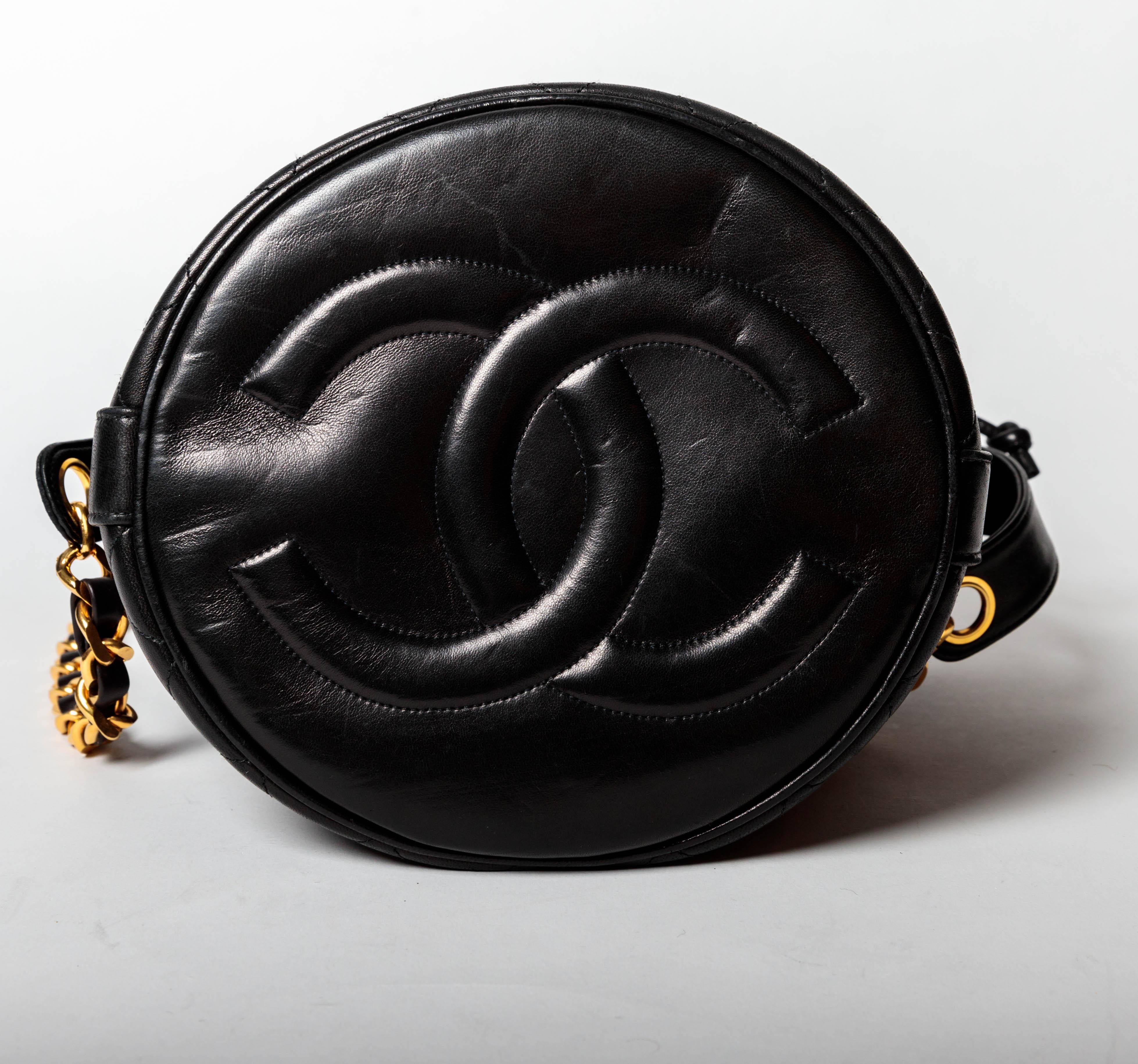 Chanel Black Lambskin Bucket Bag with Gold Hardware  For Sale 1
