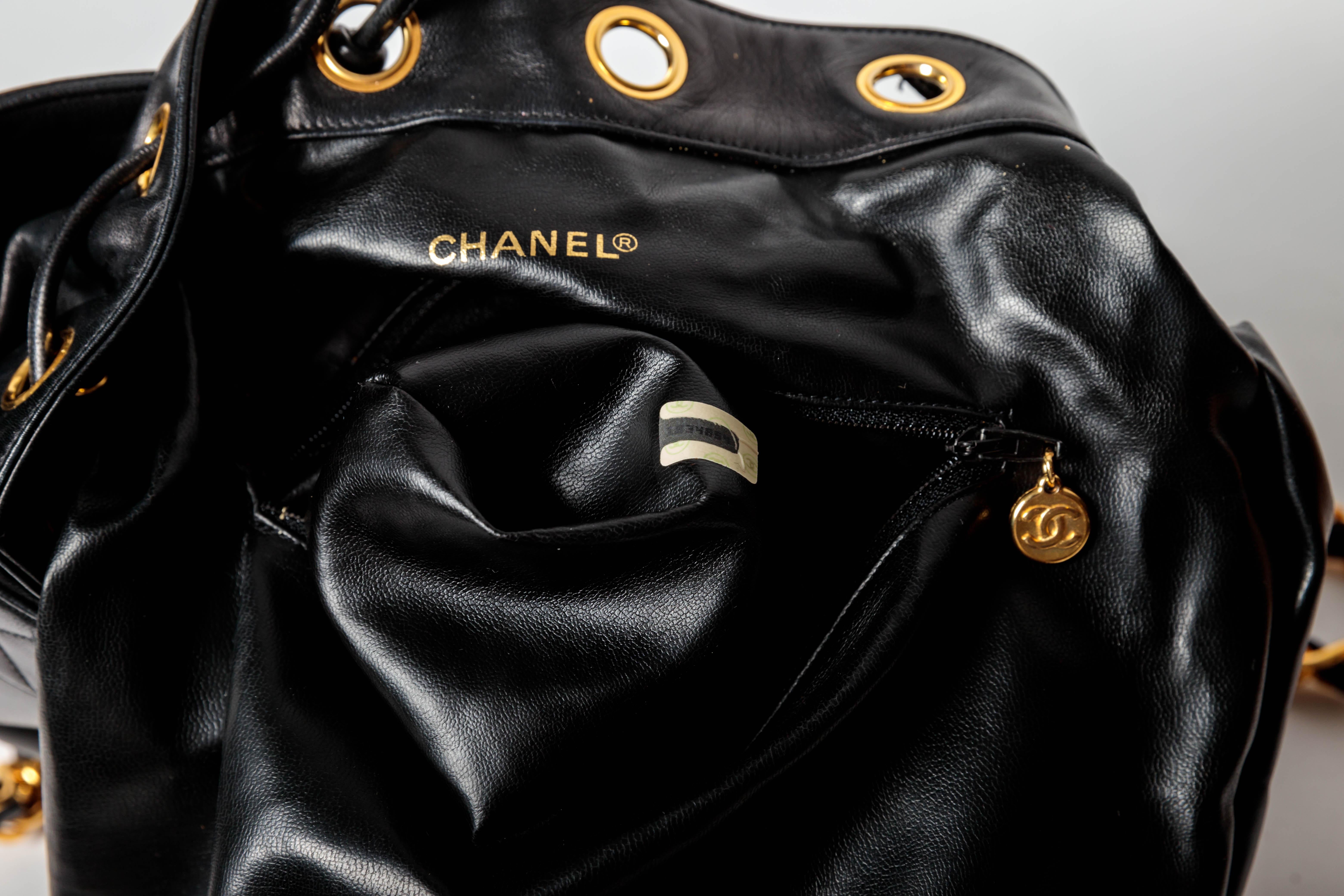 Chanel Black Lambskin Bucket Bag with Gold Hardware  For Sale 5