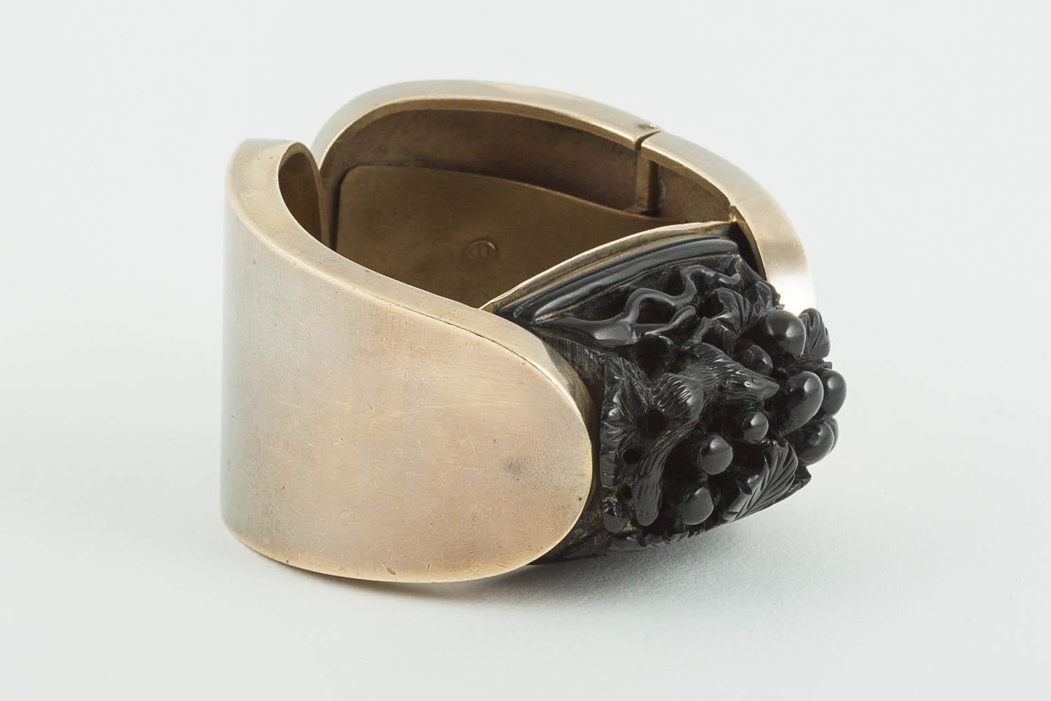 Black carved galalith, gilded metal clamper bangle and belt, French, 1920s/30s. In Good Condition For Sale In Greyabbey, County Down