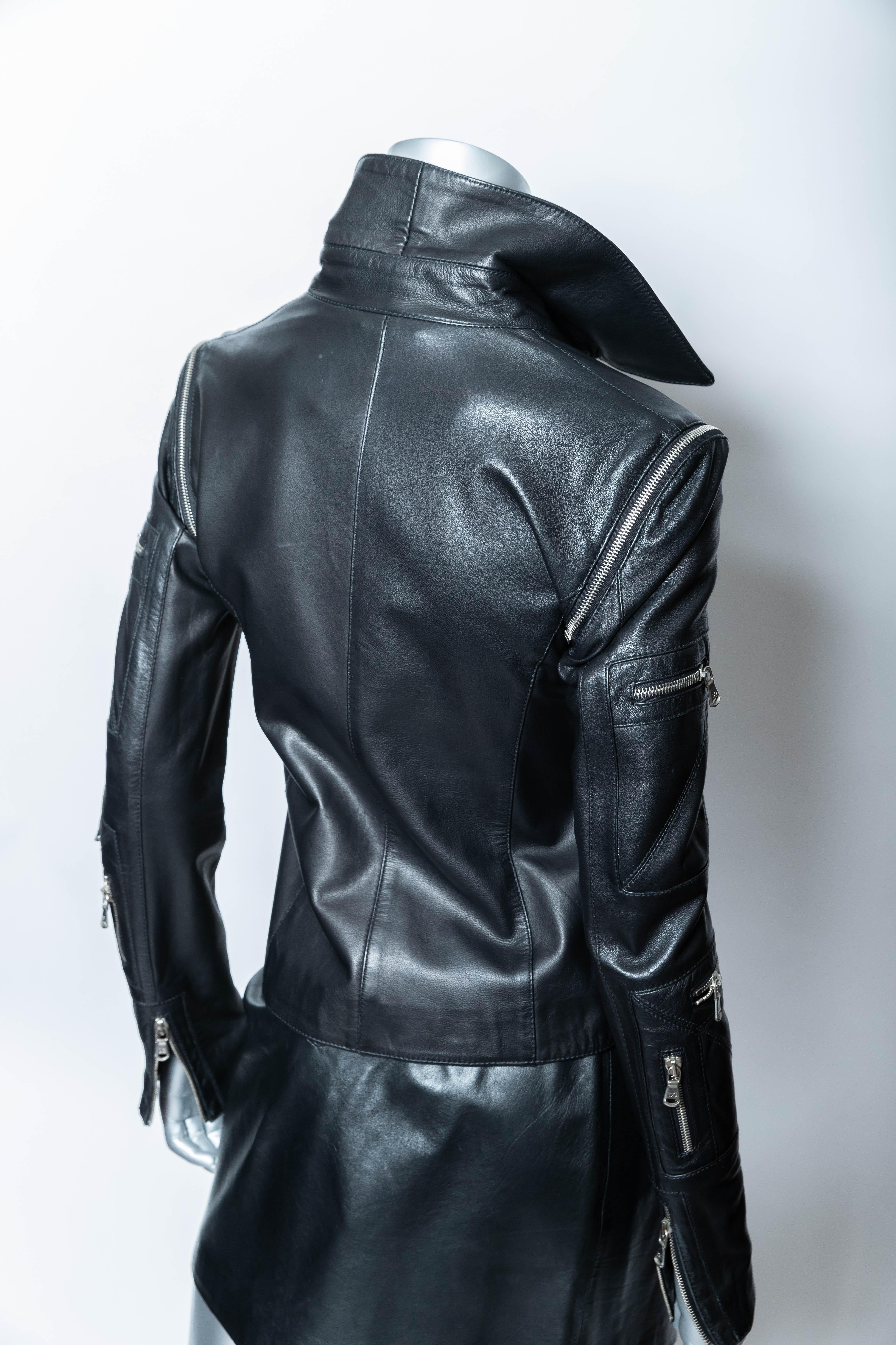 Dolce & Gabbana Black Leather Jacket with Detachable Sleeves For Sale 1