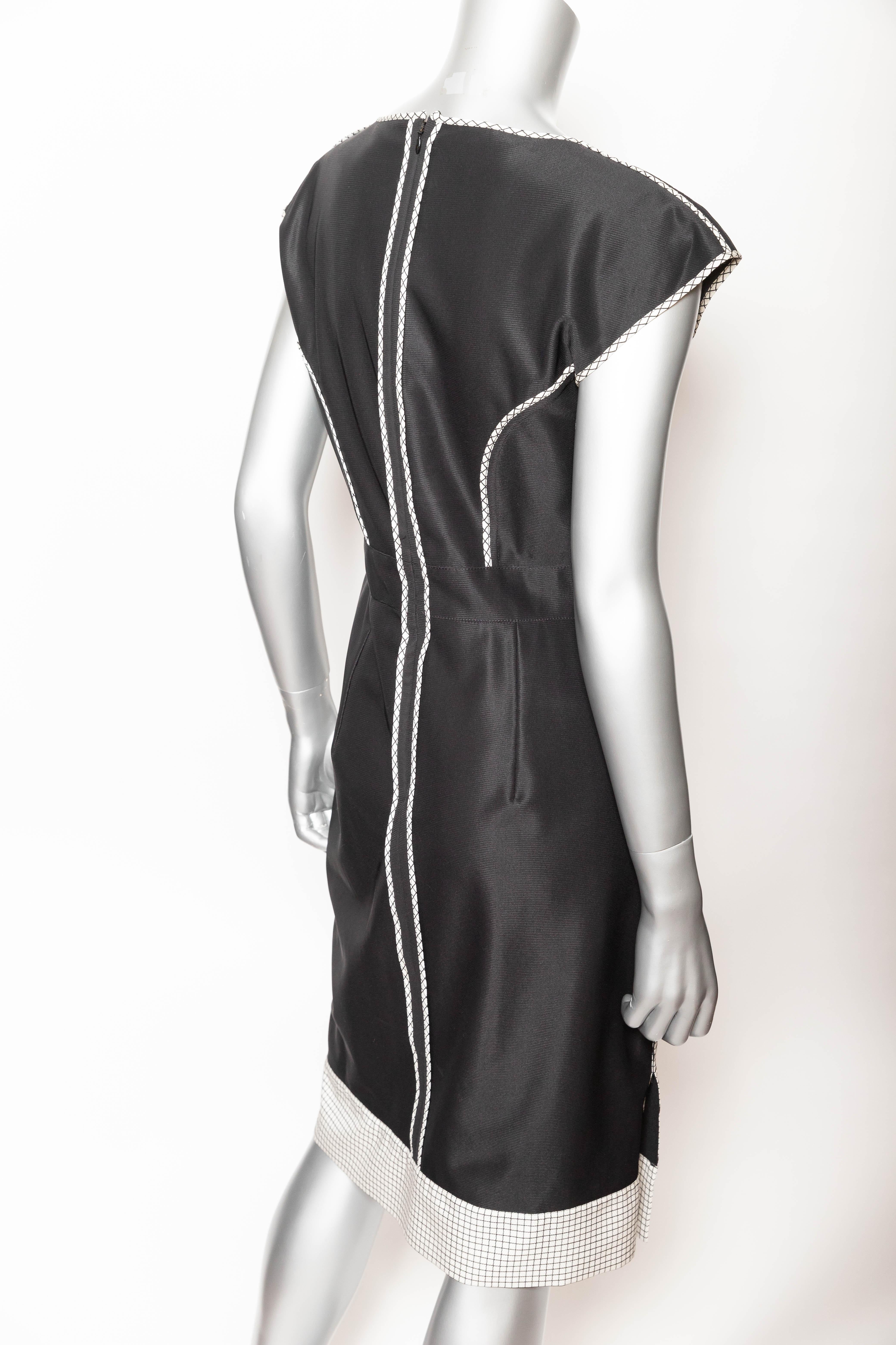 Fendi Cap Sleeve Dress - 42 / Medium In Good Condition For Sale In Westhampton Beach, NY