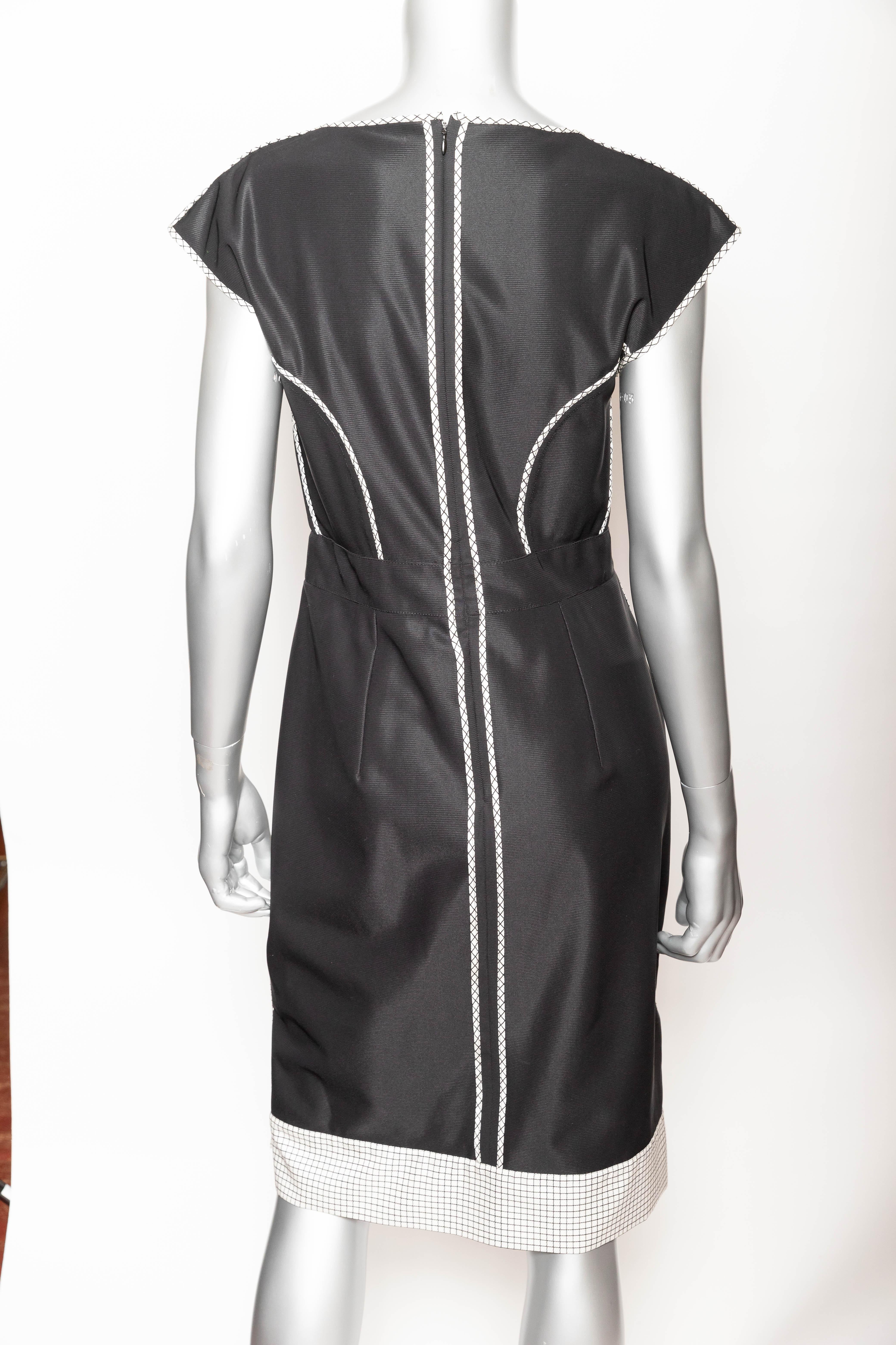 Fendi Cap Sleeve Dress - 42 / Medium For Sale 1