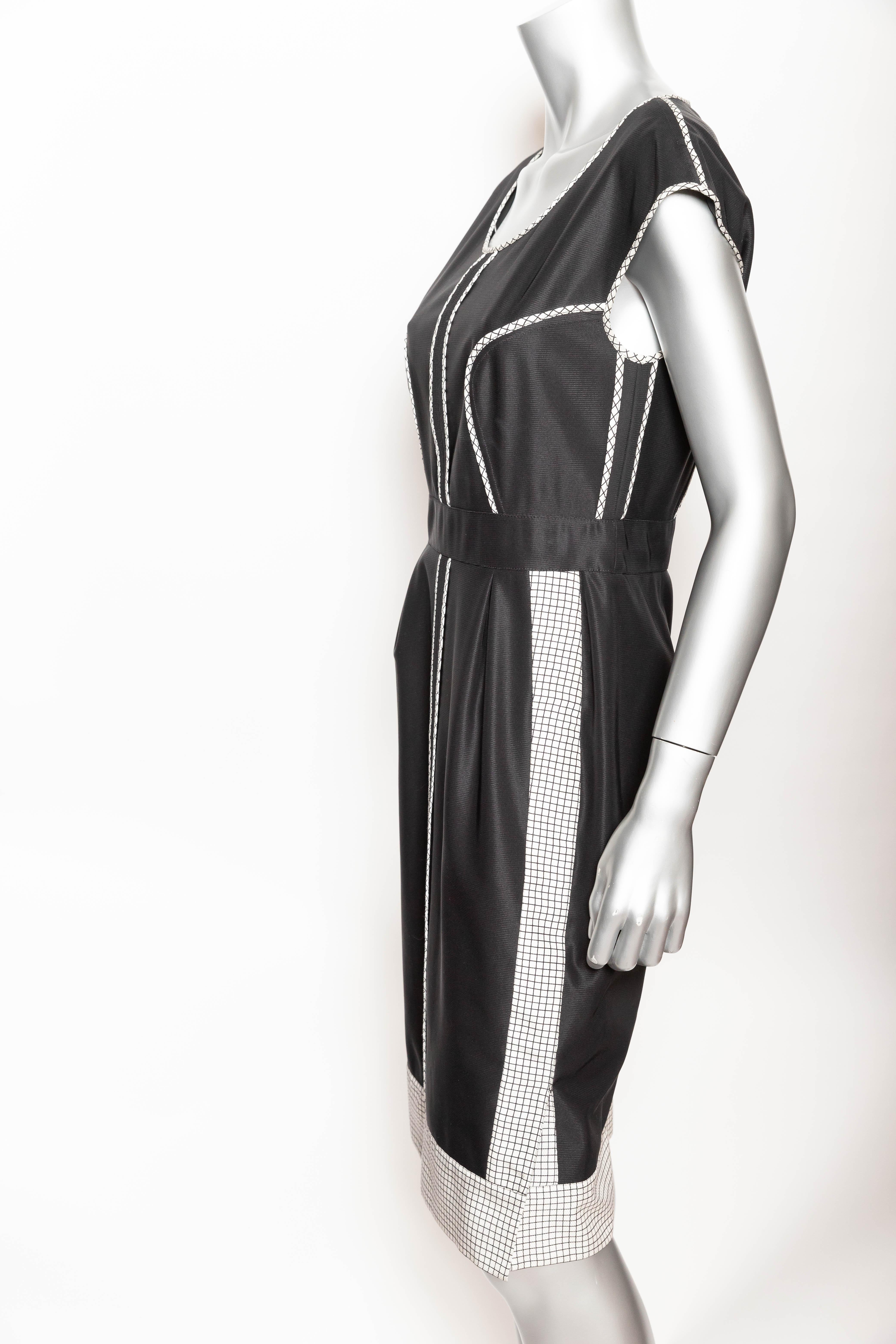 Fendi Cap Sleeve Dress - 42 / Medium For Sale 3