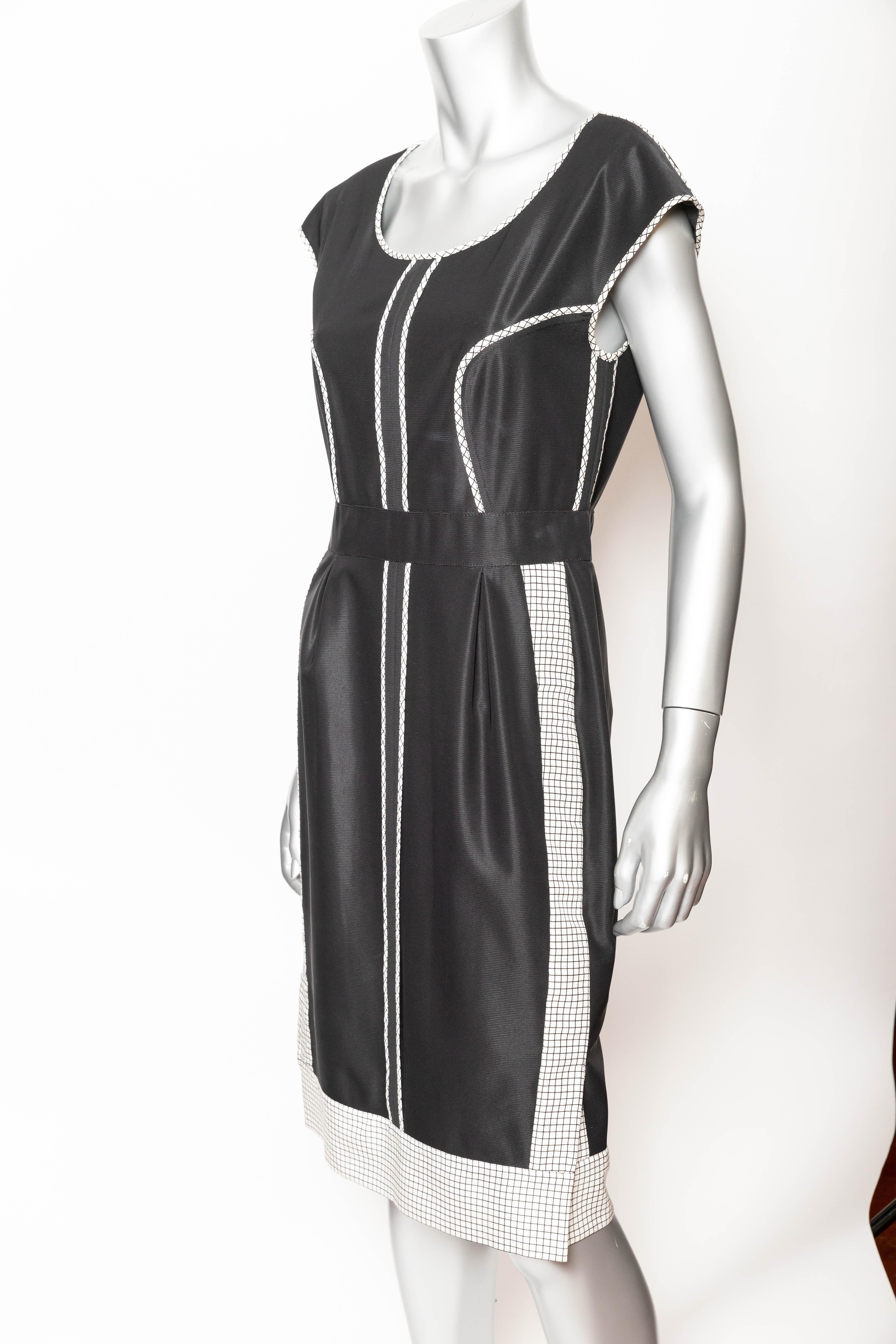 Fendi Cap Sleeve Dress - 42 / Medium For Sale 4