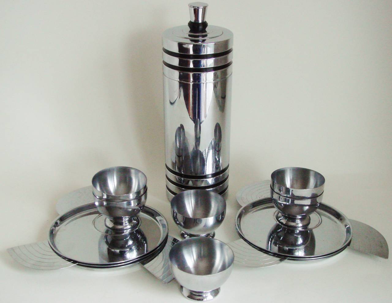 American Art Deco Black Enamel and Bakelite, 1934 Chase Cocktail Service 5