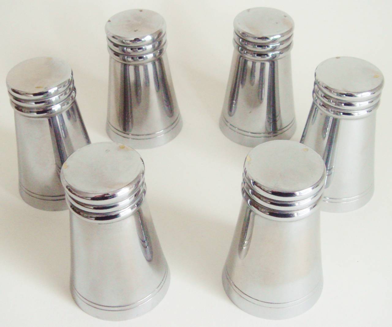 Mid-20th Century Set of Six Iconic French Art Deco or Machine Age Chrome-Plated Cocktail Cups