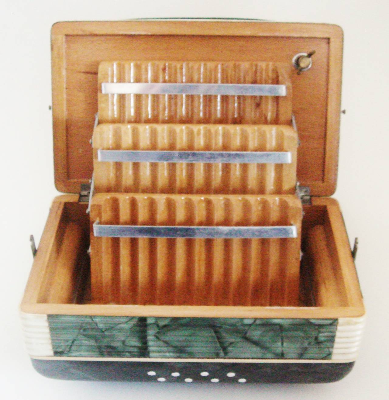 musical cigarette box