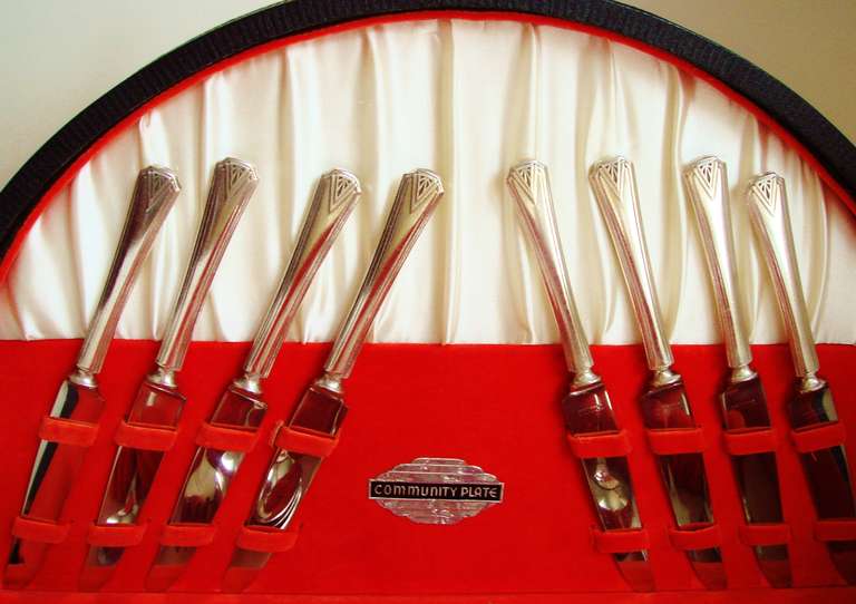 20th Century American Art Deco Oneida Deauville Flatware in Original Fitted Cutlery Canteen