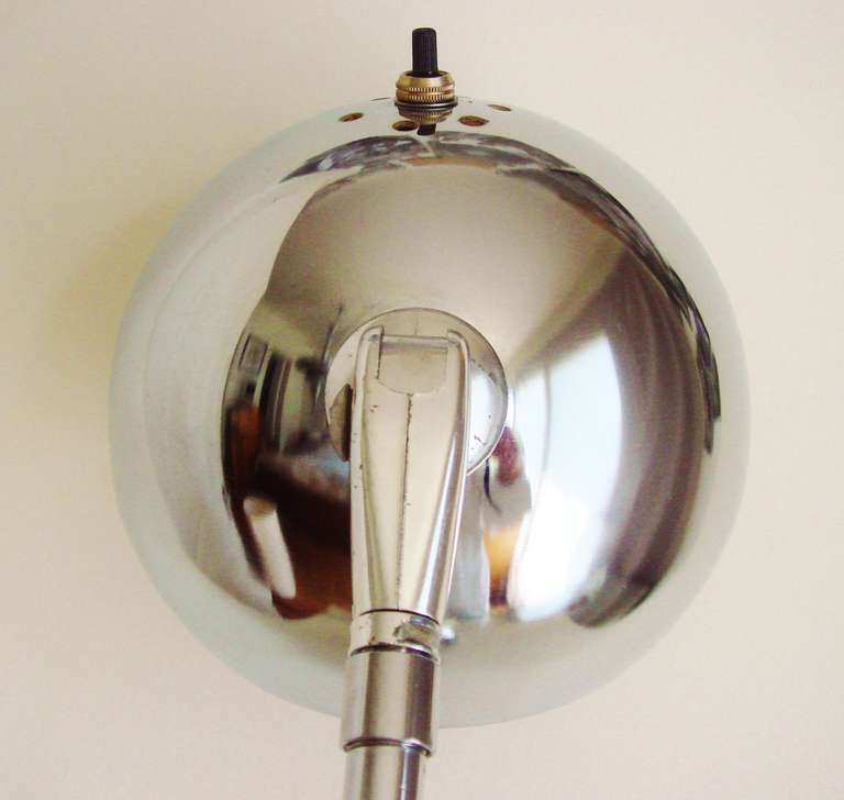 Milieu du XXe siècle Lampe de bureau américaine Mid-Century Chrome Eyeball réglable