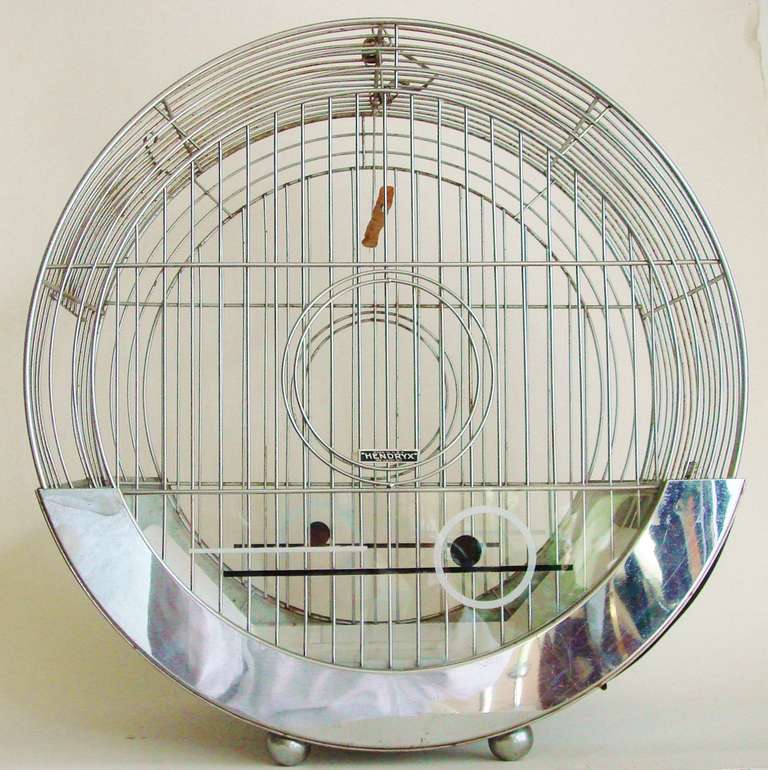 Iconic American Art Deco Chrome Hatbox Birdcage and Hoop Stand by Hendryx In Good Condition In Port Hope, ON