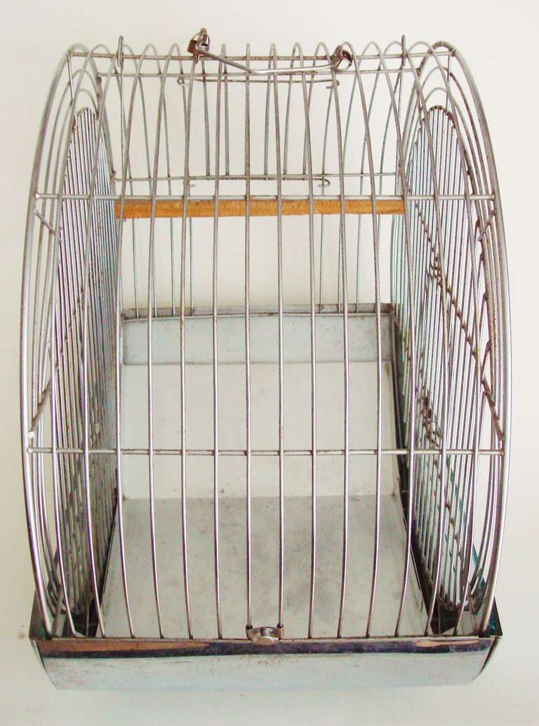 Iconique boîte à chapeaux américaine Art Déco:: cage à oiseaux et support de cerceau en chrome par Hendryx Bon état à Port Hope, ON