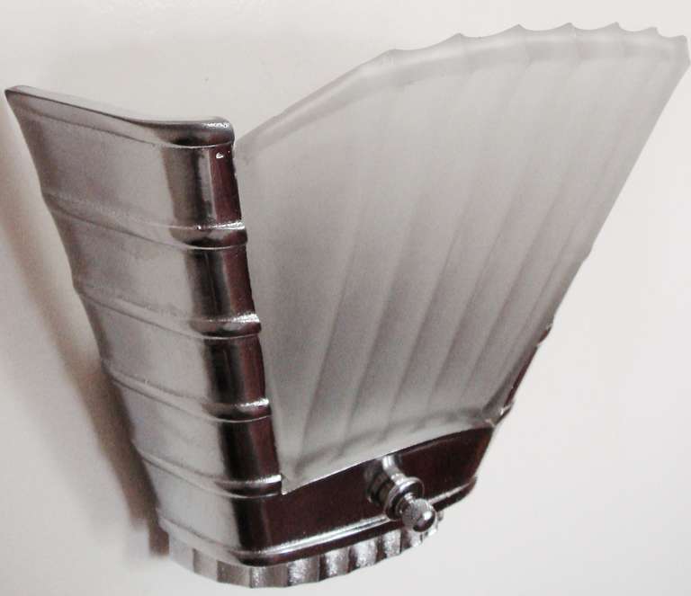 Pair of Canadian Art Deco/Machine Age Chrome and Glass Slip Shade Wall Sconces In Good Condition For Sale In Port Hope, ON