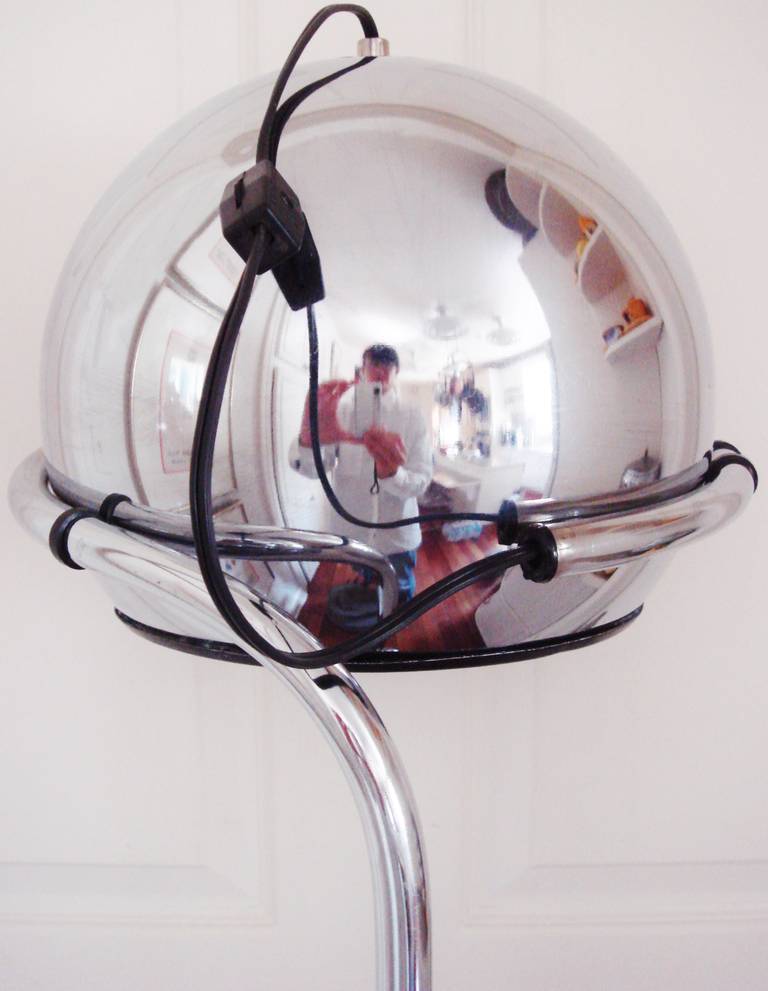 Mid-Century Modern Large Chrome-Plated, Fully Adjustable Eyeball Lamp in the Style of Gepo