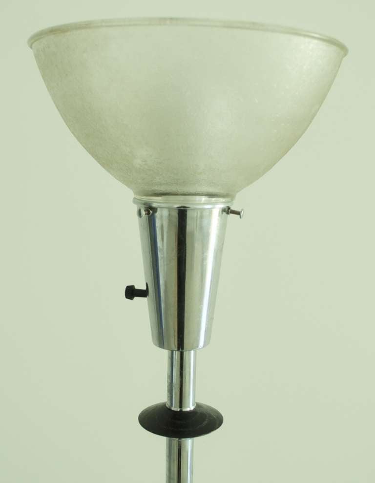 Mid-20th Century American Mid-Century Modern Majestic Floor Lamp with Integral Glass Table For Sale