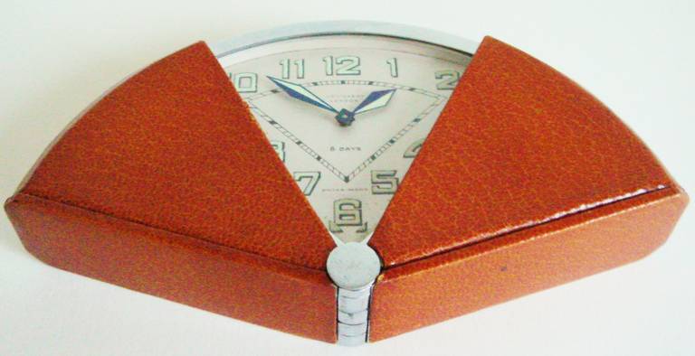 Mid-20th Century Rare Swiss Art Deco Fan-Shaped Auto Wind Eight-Day Mechanical Travel Clock.