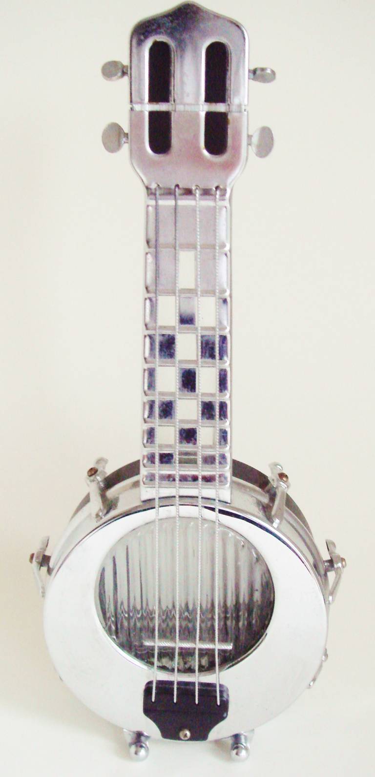 Japanese Export Mid-Century Modern Chrome Banjo Figural Decanter and Music Box In Good Condition For Sale In Port Hope, ON