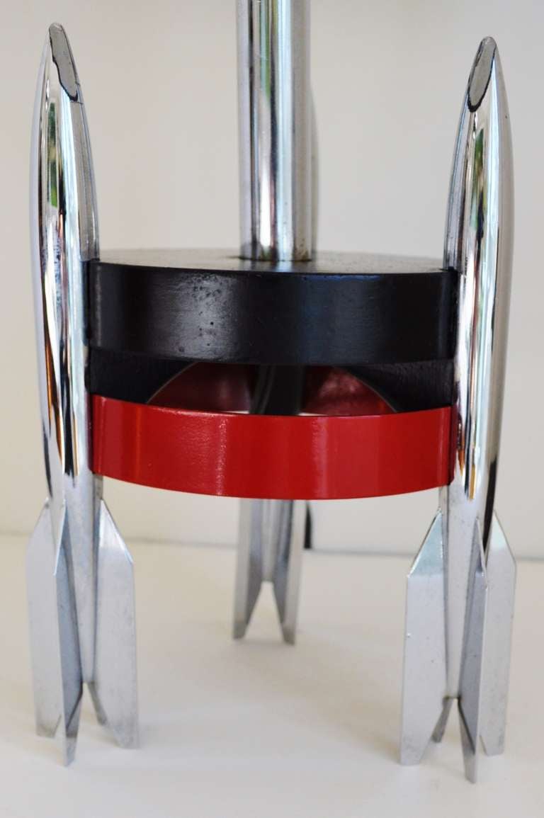 American Art Deco Machine Age Chrome Triple Rocket Based Lamp In Excellent Condition For Sale In Port Hope, ON