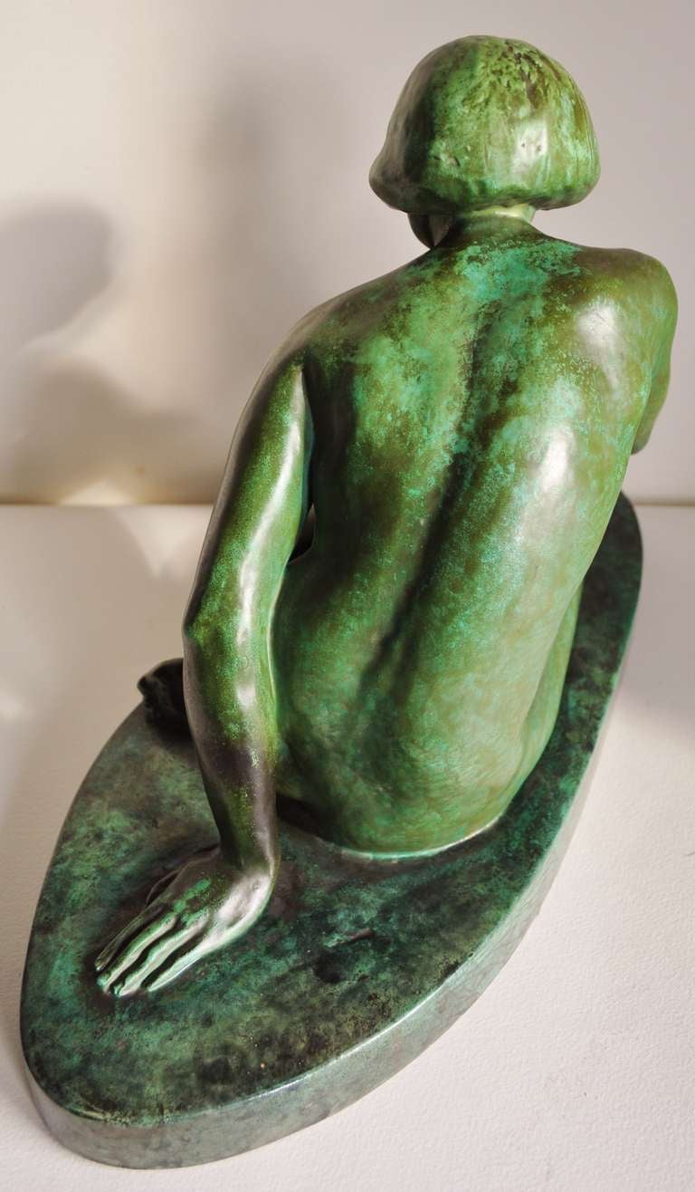 Grande sculpture française Artful Green Faux Copper Patina Ceramic Seated Nude Sculpture. Excellent état à Port Hope, ON