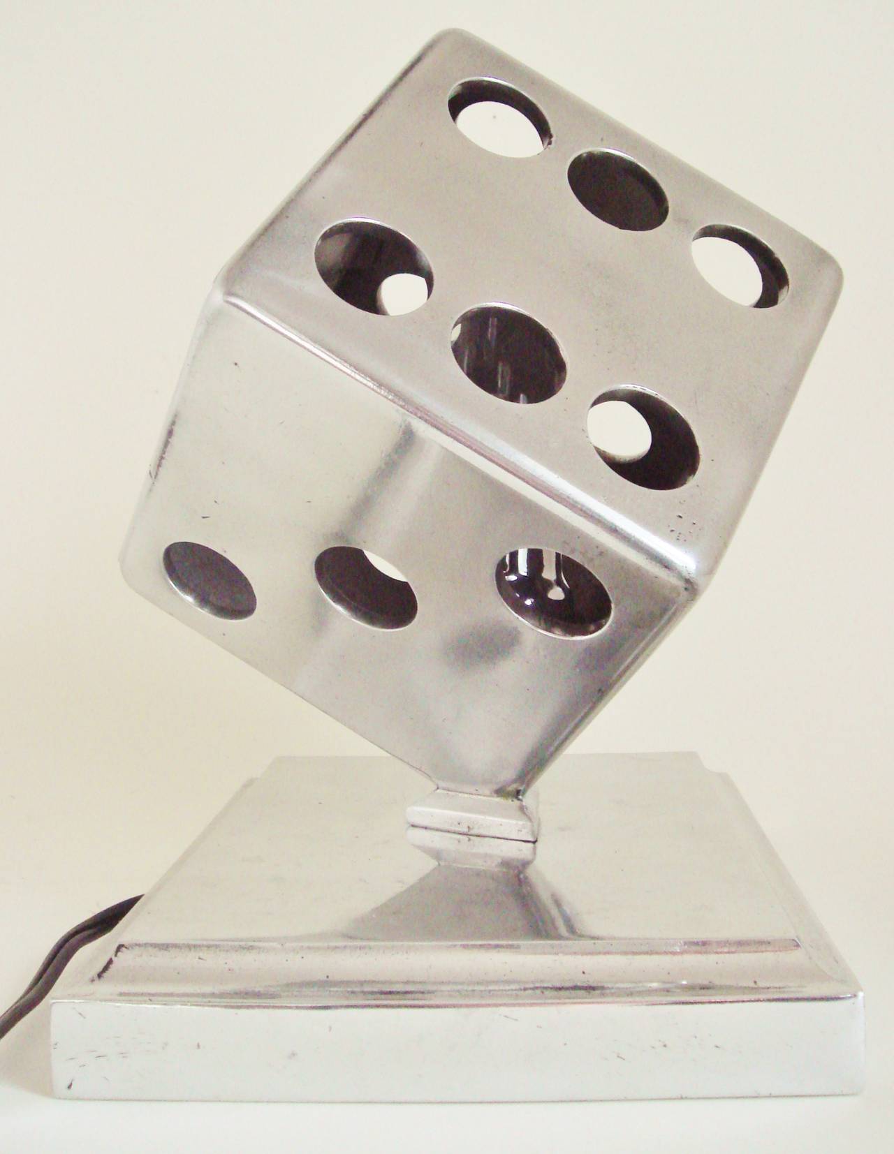 Rare American Art Deco or Machine Age Buffed Aluminium Dice Table Accent Lamp In Excellent Condition In Port Hope, ON