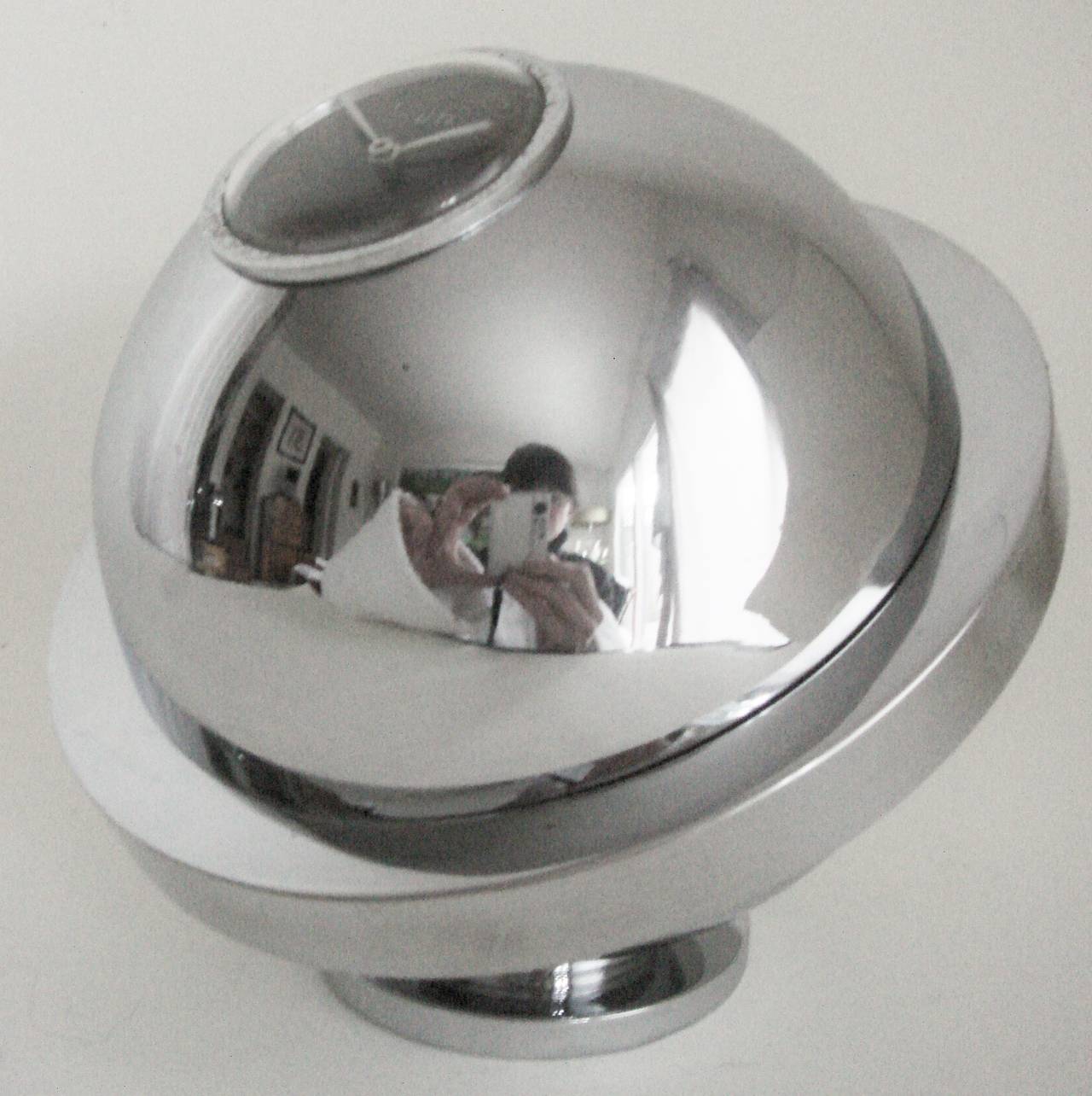 French Art Deco Chrome-Plated Covered, Saturn Bonbon Dish with UTI Paris Clock In Excellent Condition For Sale In Port Hope, ON