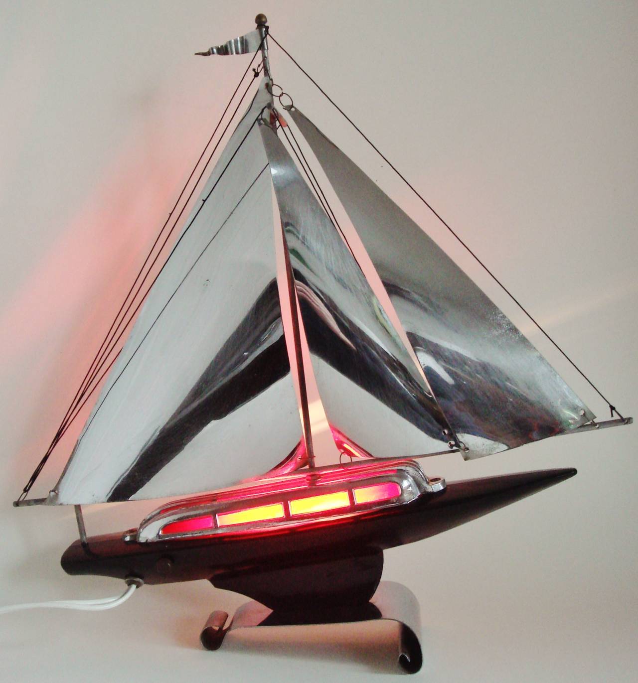 Mid-20th Century American Art Deco Streamline Figural Sail Boat Table Lamp For Sale