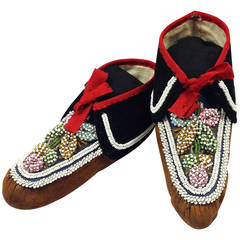 Pair of Small Eastern Woodlands Beaded Hide Moccasins