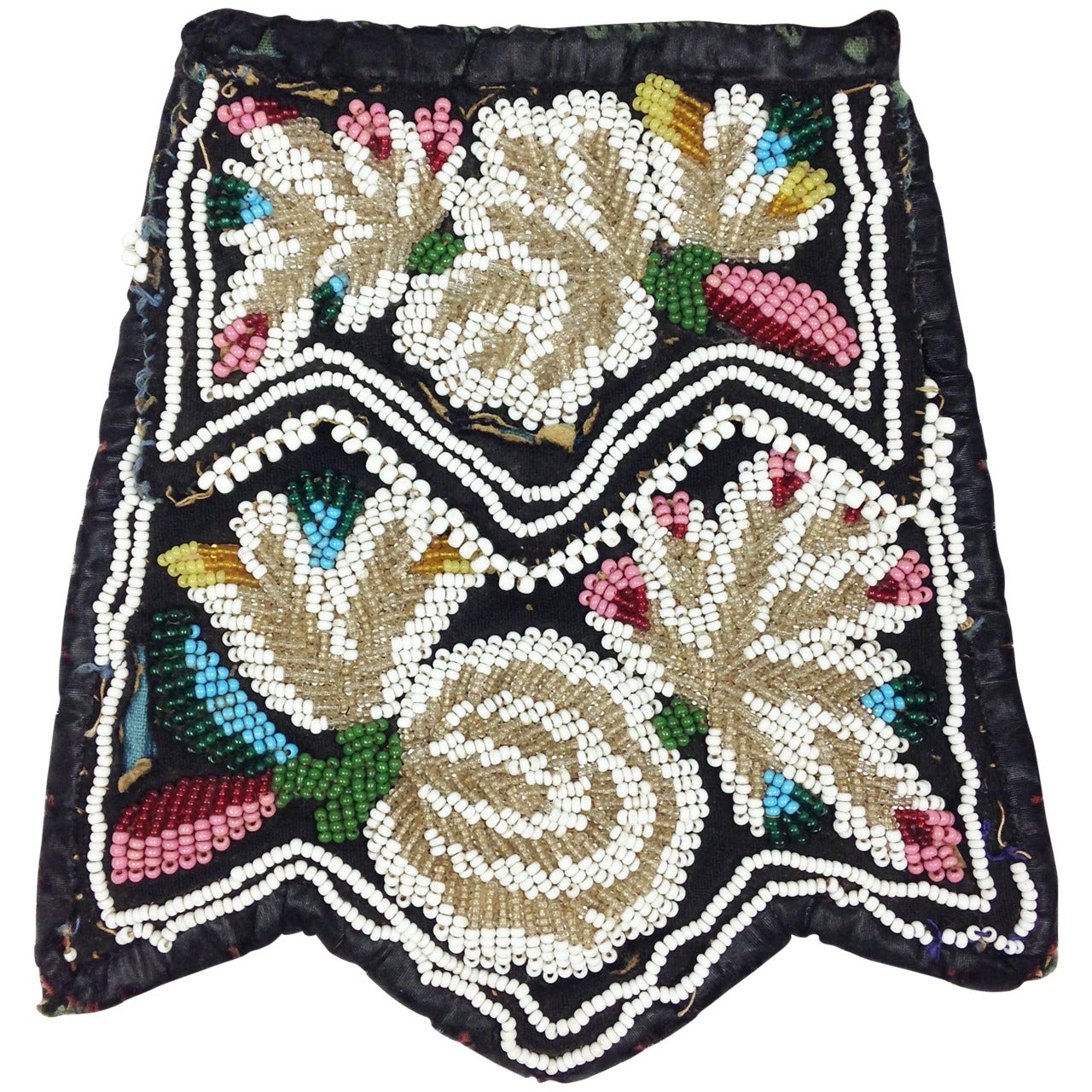 Eastern Woodlands Beaded Purse in the Niagara Style For Sale