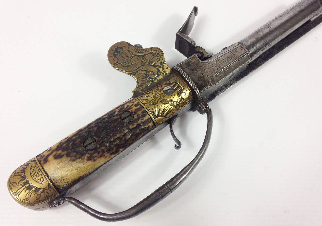 18th Century European Hunting Hanger with Integrated Flintlock Pistol For Sale 1
